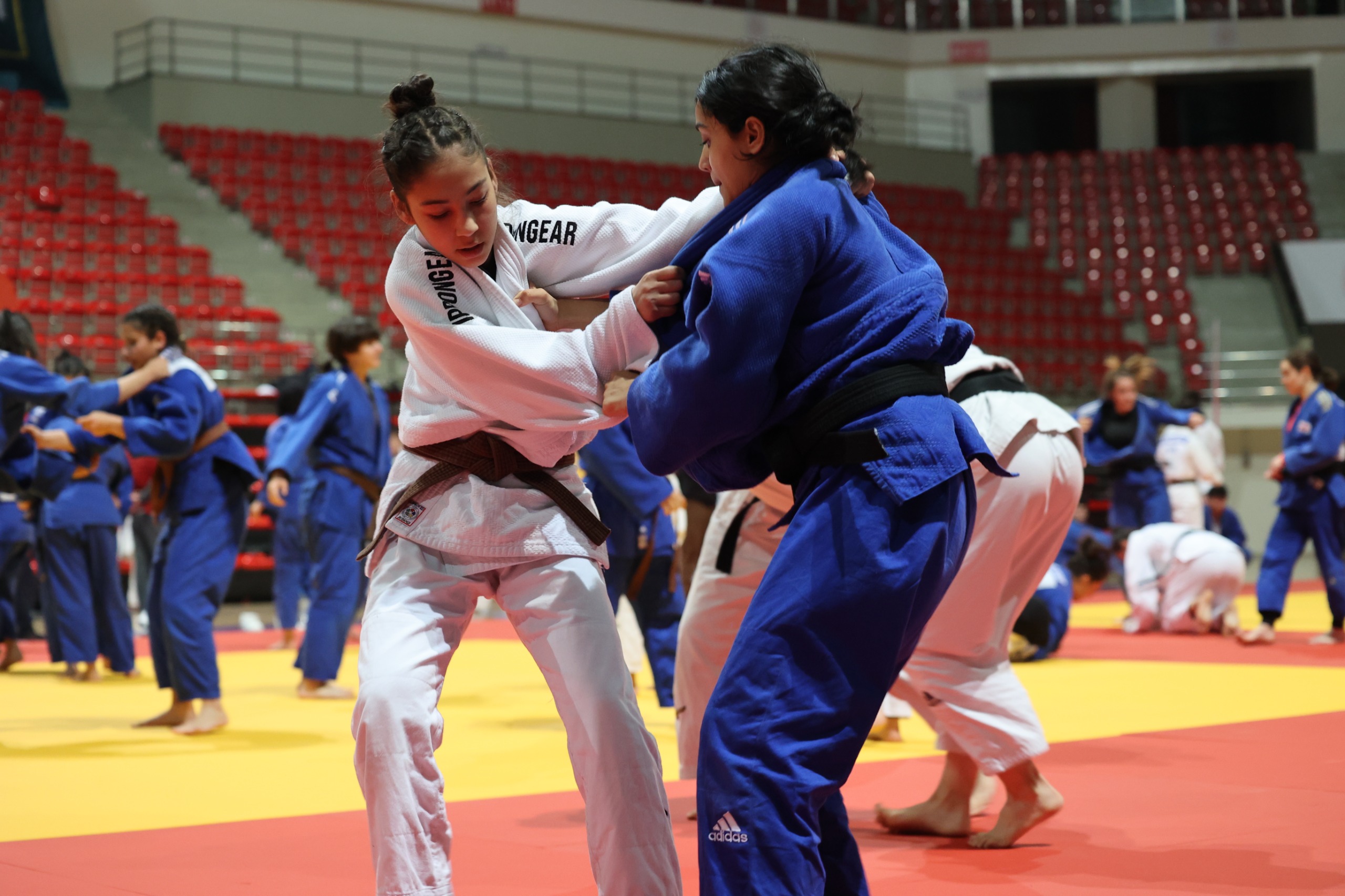 KONYA BÜYÜKŞEHİR MEVLANA ULUSLARARASI JUDO ÇALIŞMA KAMPI’NA EV SAHİPLİĞİ YAPIYOR