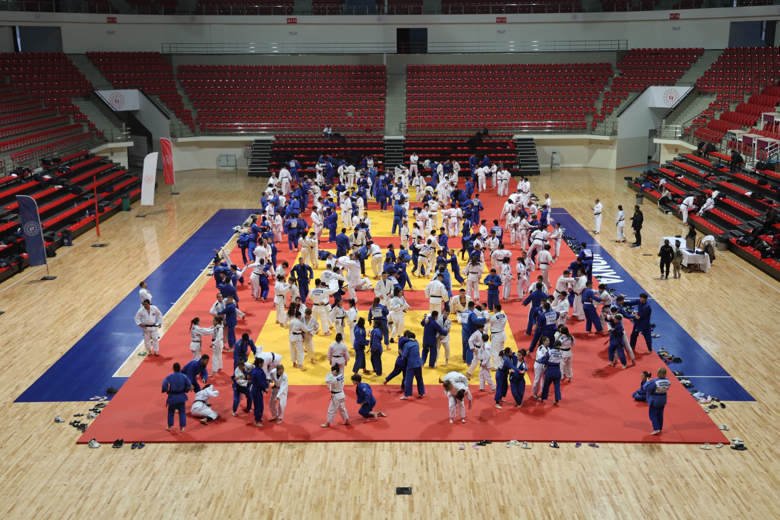 KONYA BÜYÜKŞEHİR MEVLANA ULUSLARARASI JUDO ÇALIŞMA KAMPI’NA EV SAHİPLİĞİ YAPIYOR