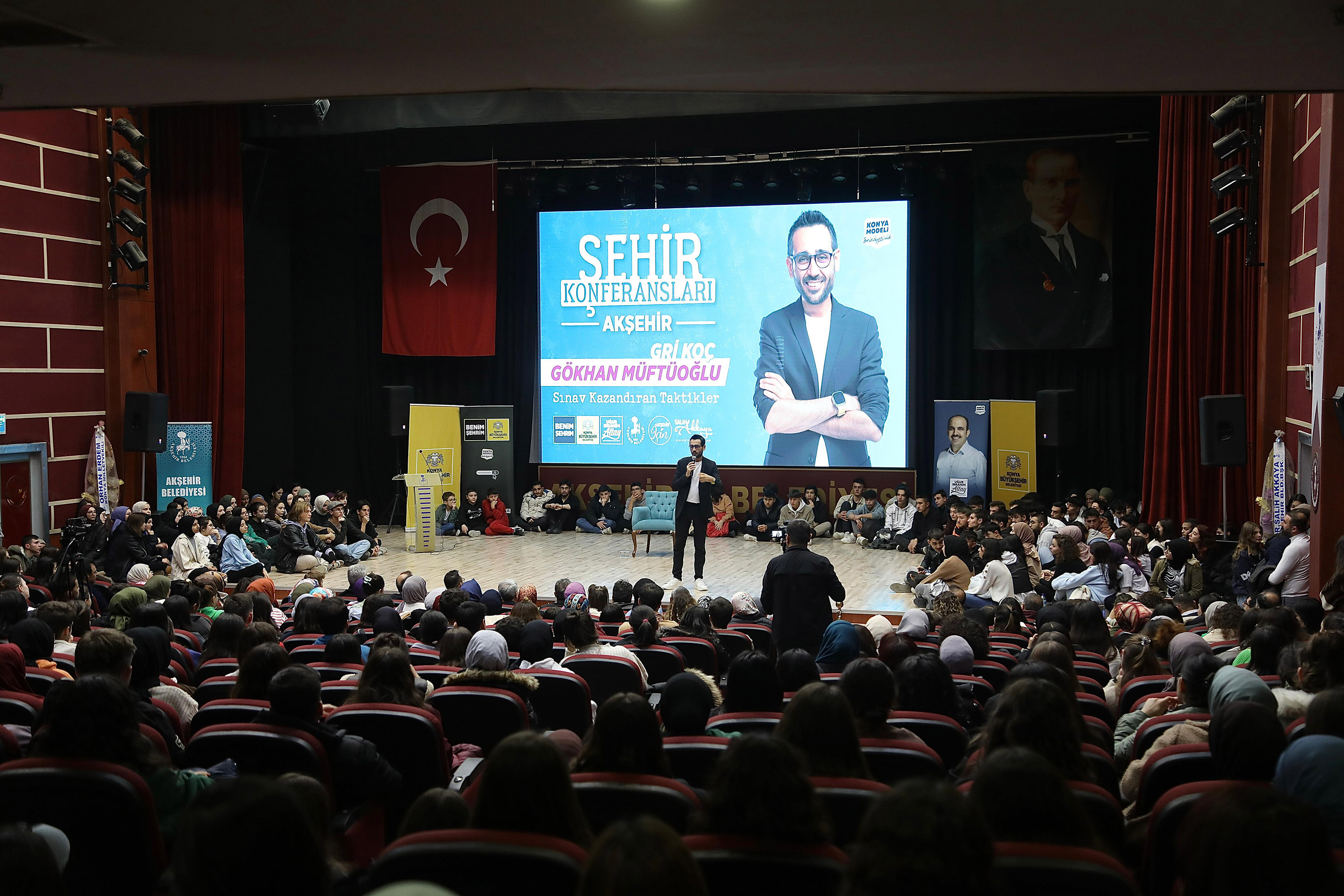 AKŞEHİRLİ ÖĞRENCİLERE “SINAV KAZANDIRAN TAKTİKLER” ANLATILDI