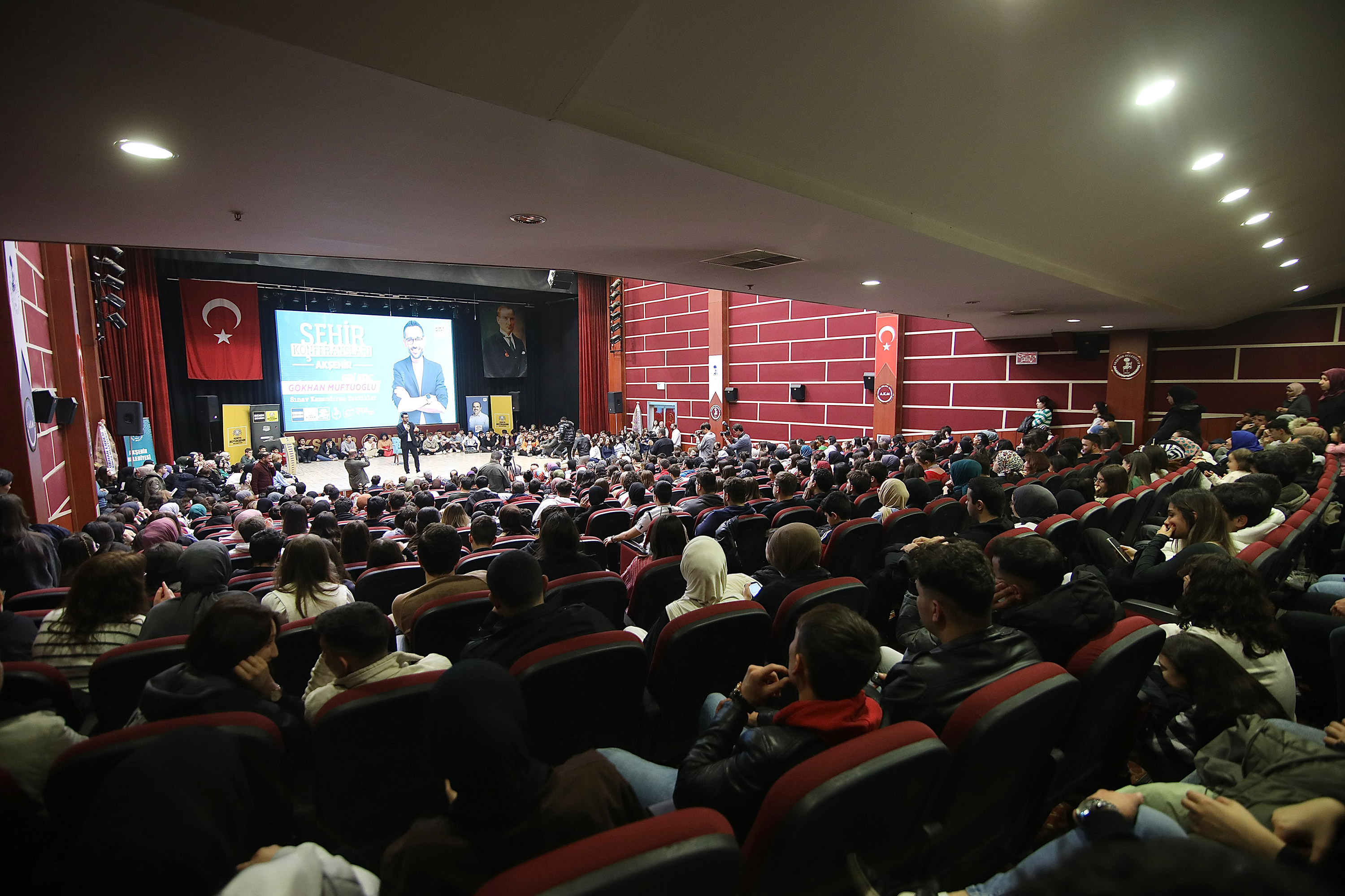 AKŞEHİRLİ ÖĞRENCİLERE “SINAV KAZANDIRAN TAKTİKLER” ANLATILDI