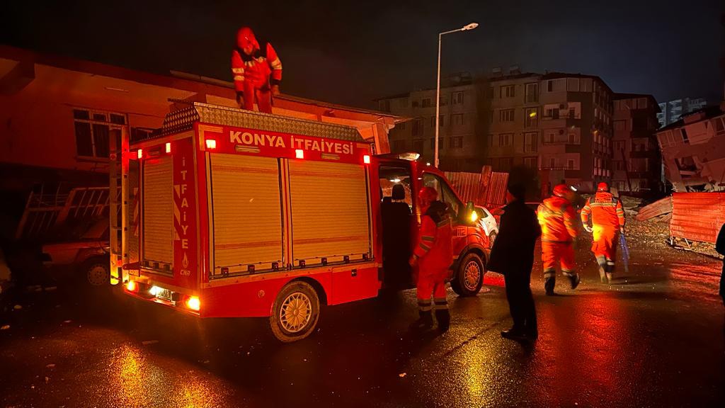 KONYA İTFAİYESİ 2023'TE 13 BİN 570 OLAYA MÜDAHALE ETTİ