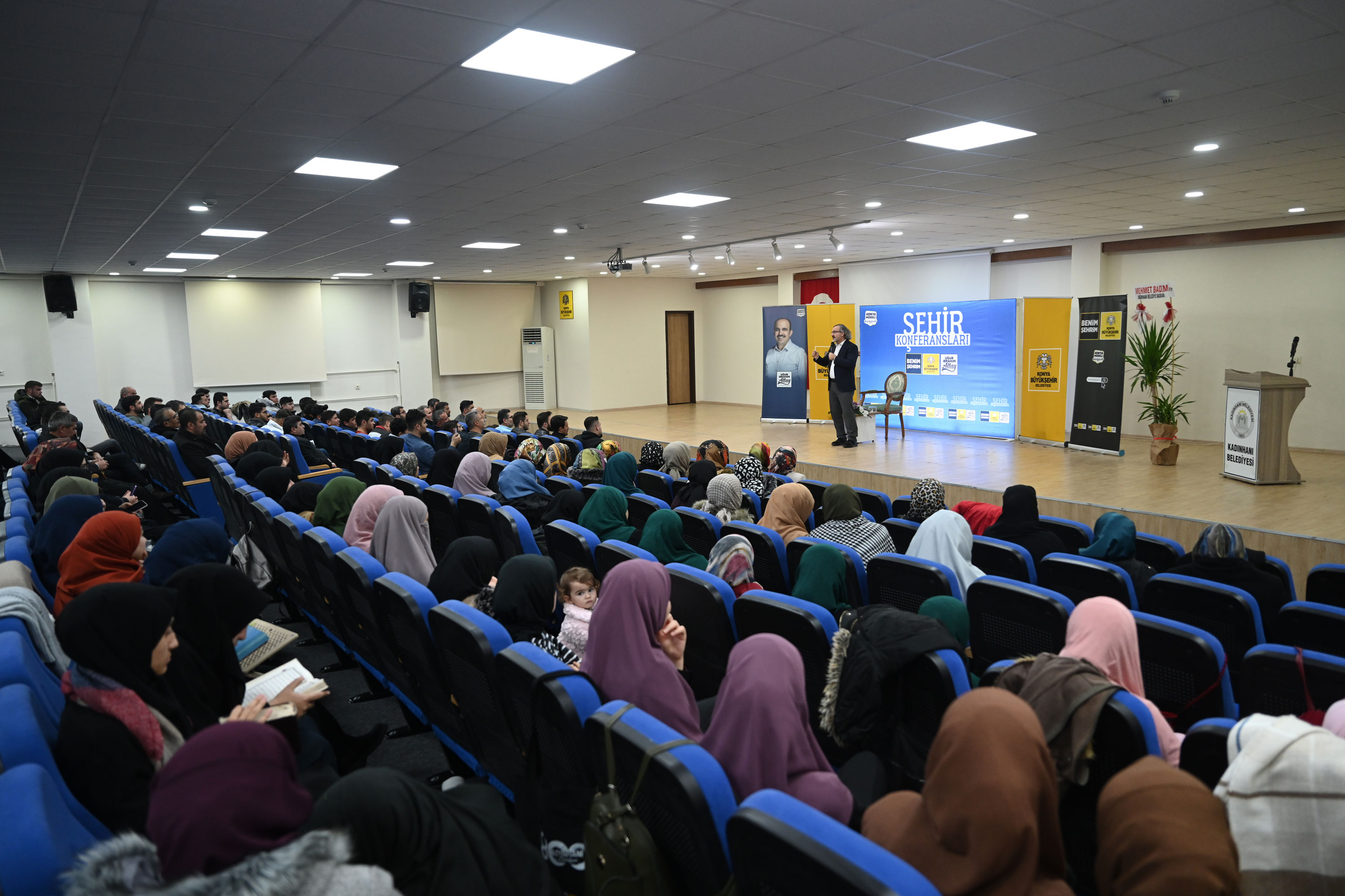 KONYA BÜYÜKŞEHİR BELEDİYESİ’NİN İLÇELERDEKİ ŞEHİR KONFERANSLARI DEVAM EDİYOR
