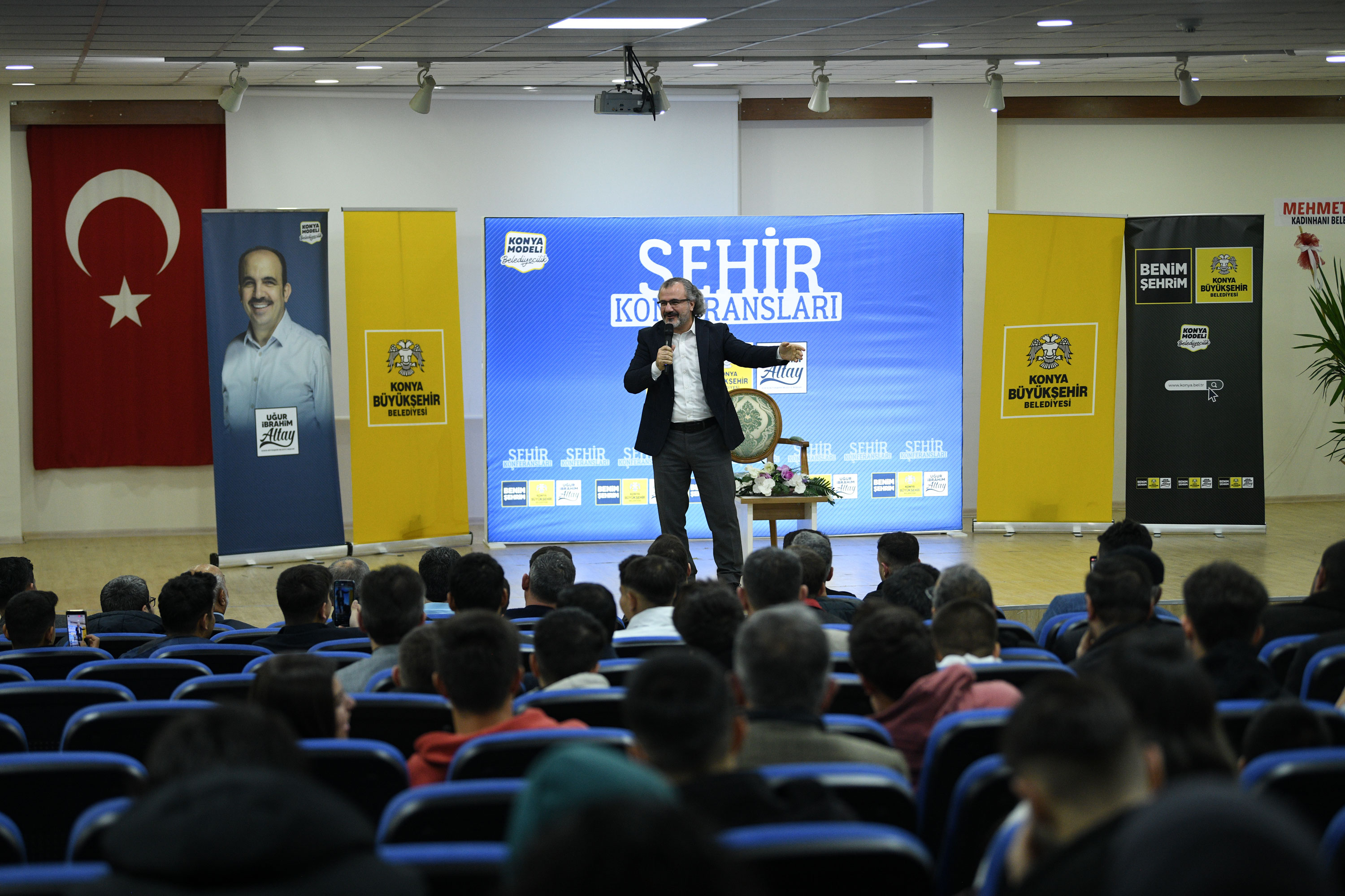 KONYA BÜYÜKŞEHİR BELEDİYESİ’NİN İLÇELERDEKİ ŞEHİR KONFERANSLARI DEVAM EDİYOR