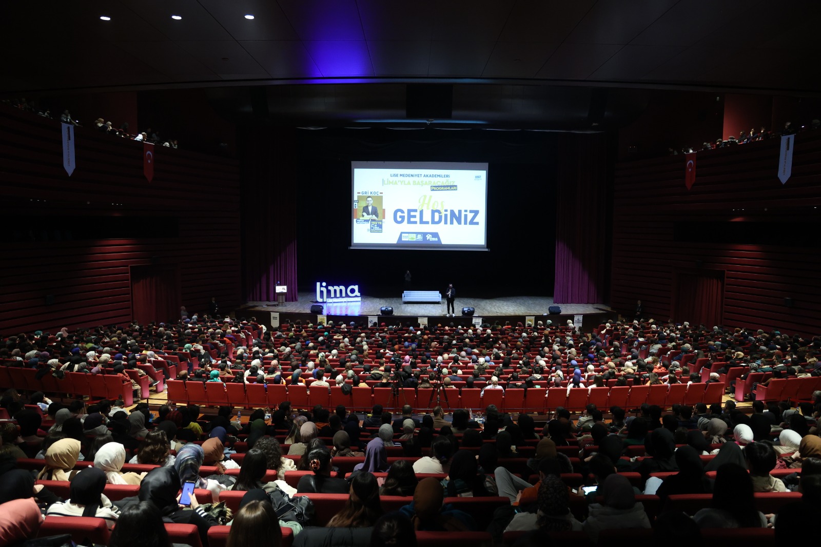 BÜYÜKŞEHİR BELEDİYESİ ÜNİVERSİTE SINAVINA HAZIRLANAN GENÇLER İÇİN PROGRAM DÜZENLEDİ