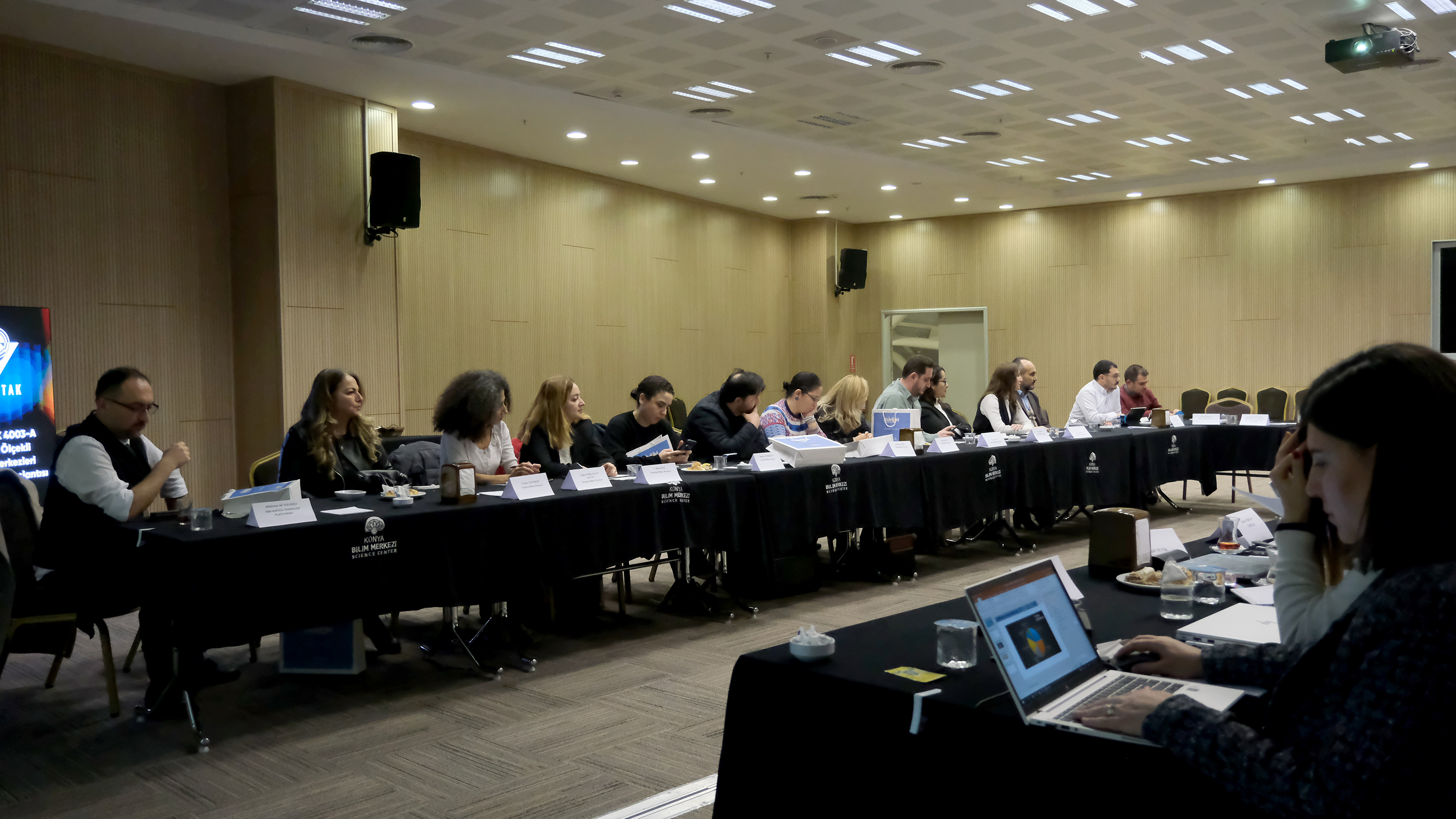 KONYA BİLİM MERKEZİ TÜBİTAK BÜYÜK ÖLÇEKLİ BİLİM MERKEZLERİ YÖNETİCİLERİ TOPLANTISI’NA EV SAHİPLİĞİ YAPTI