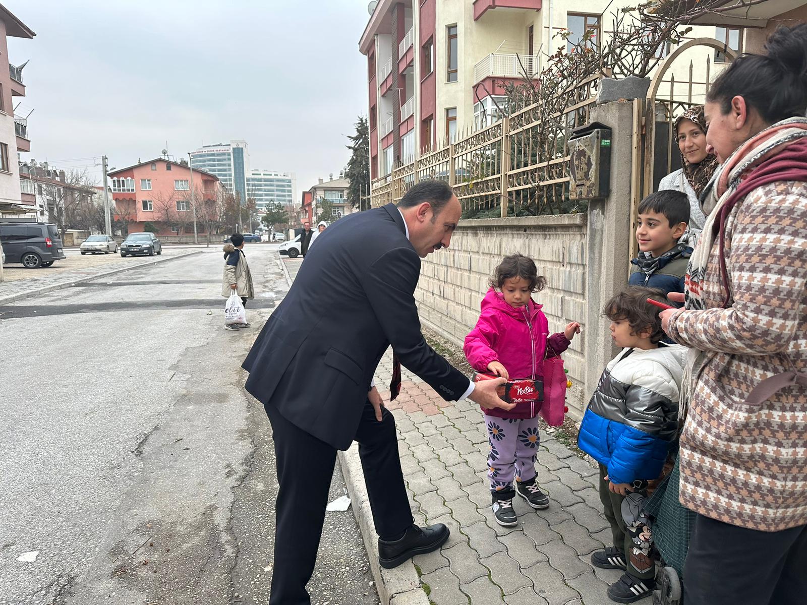 BAŞKAN ALTAY ÇOCUKLARIN ŞİVLİLİK COŞKUSUNA ORTAK OLDU