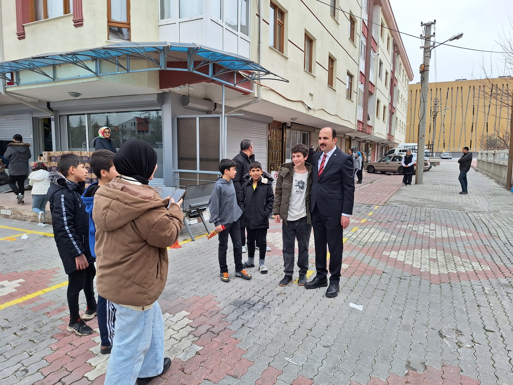 BAŞKAN ALTAY ÇOCUKLARIN ŞİVLİLİK COŞKUSUNA ORTAK OLDU