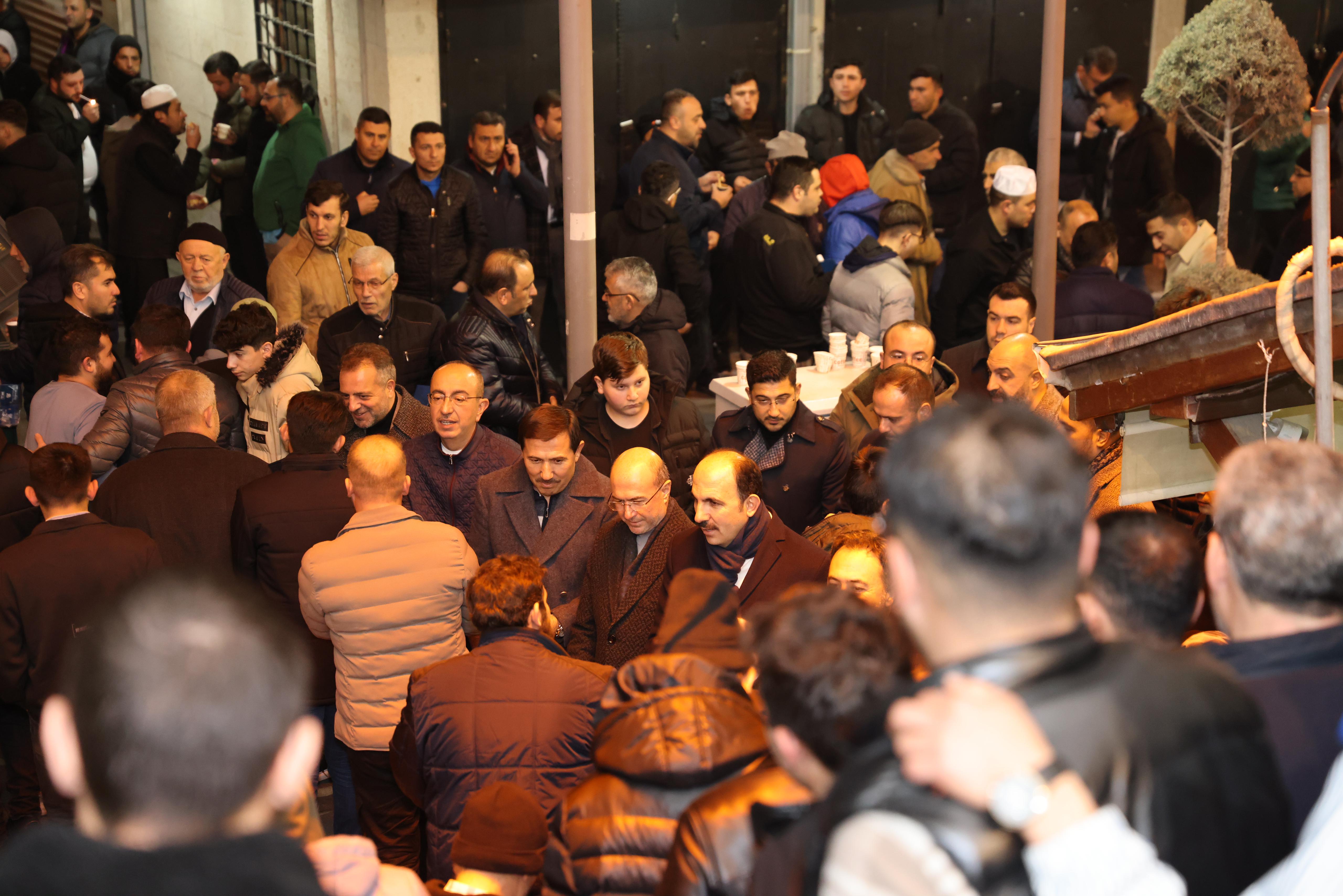 BAŞKAN ALTAY REGAİP KANDİLİ’Nİ KONYALILARLA BİRLİKTE İHYA ETTİ