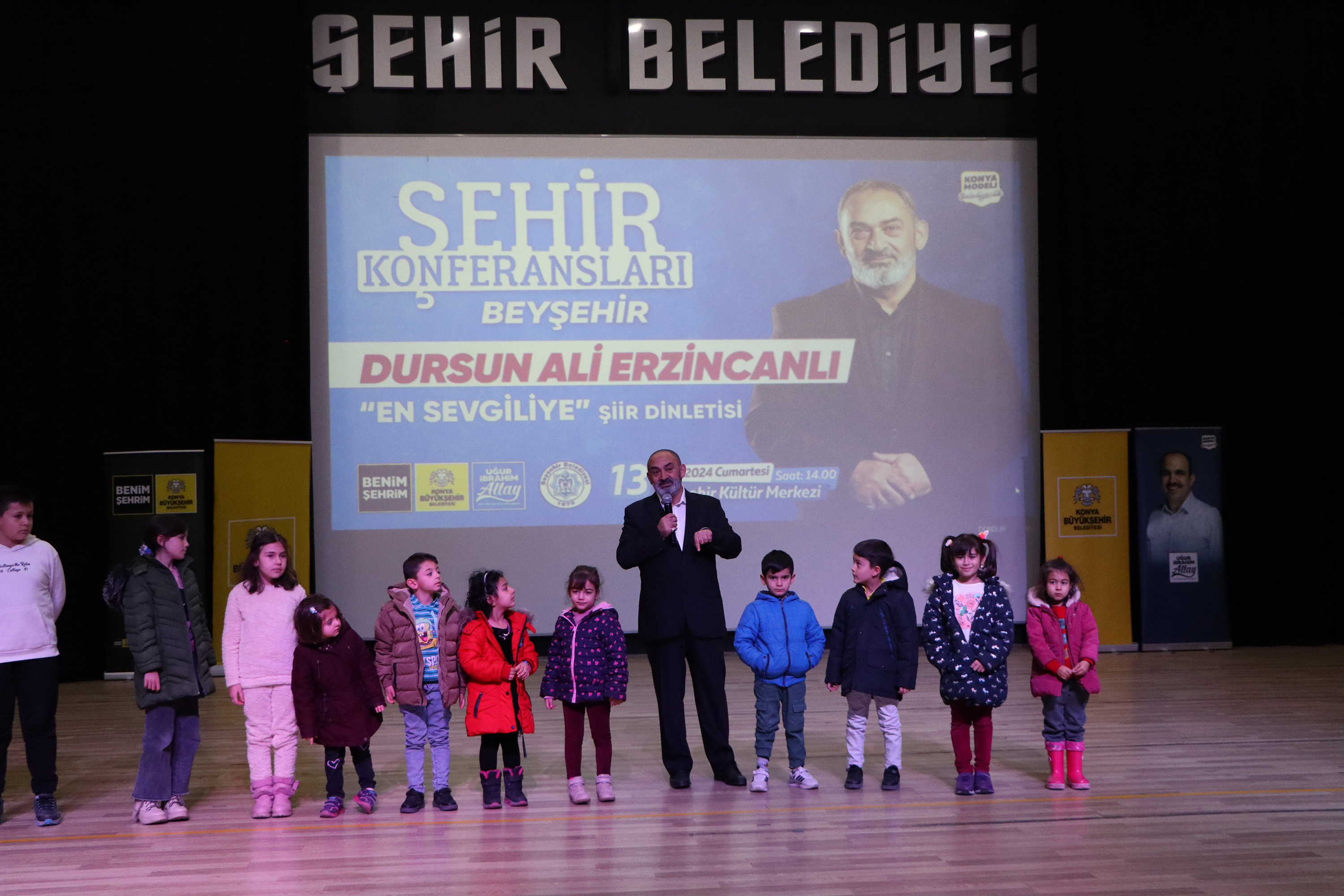 KONYA BÜYÜKŞEHİR’İN ŞEHİR KONFERANSLARINDA ŞEHİTLERİMİZ İÇİN DUA EDİLDİ