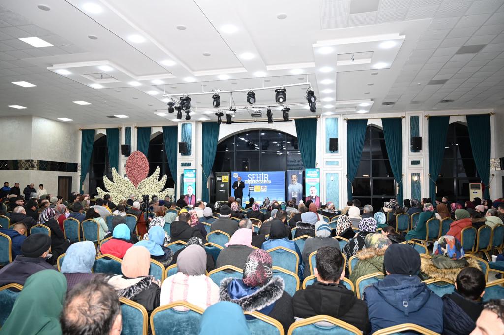 KONYA BÜYÜKŞEHİR’İN ŞEHİR KONFERANSLARINDA ŞEHİTLERİMİZ İÇİN DUA EDİLDİ