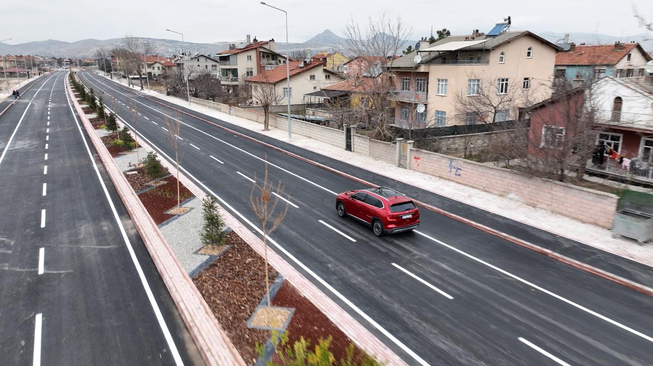 NECMETTİN ERBAKAN CADDESİ’NİN ÜÇÜNCÜ ETABINDA İLK SÜRÜŞÜ BAŞKAN ALTAY YAPTI