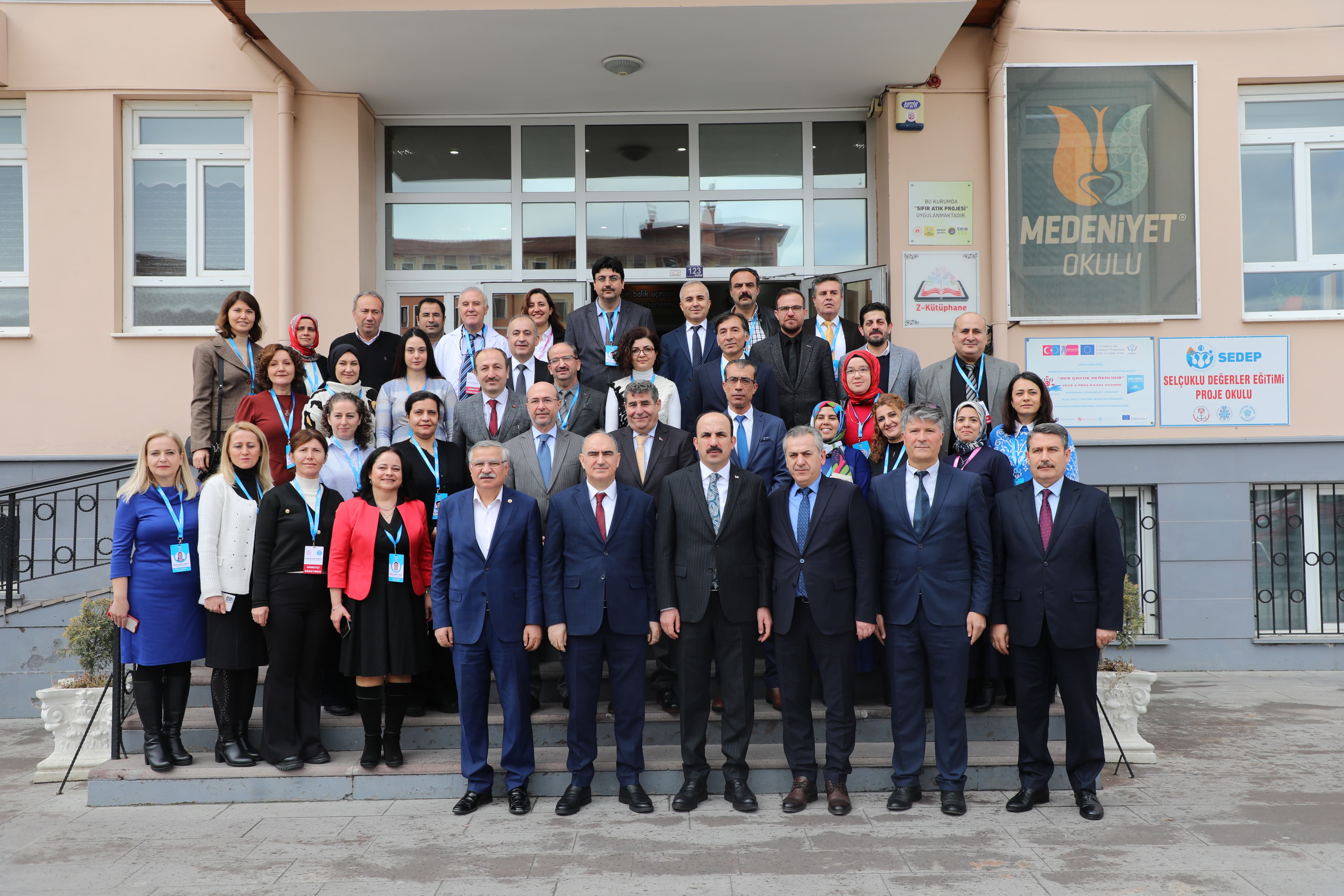 BAŞKAN ALTAY KARNE ALAN TÜM ÖĞRENCİLERİ TEBRİK ETTİ