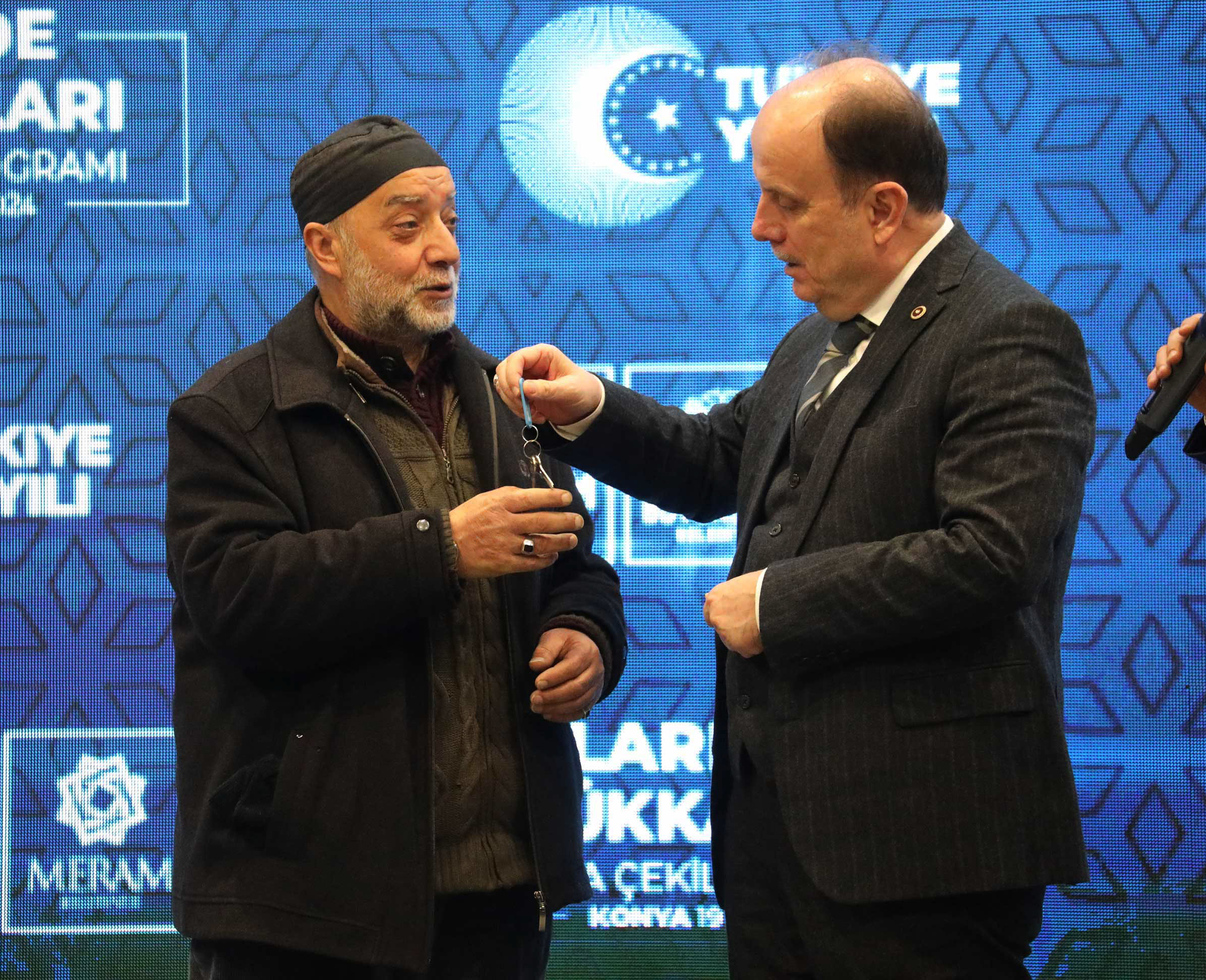 BAŞKAN ALTAY: “ÖNÜMÜZDE İŞİMİZ, ARKAMIZDA KONYALILAR, GECE GÜNDÜZ GAYRET EDİYORUZ”
