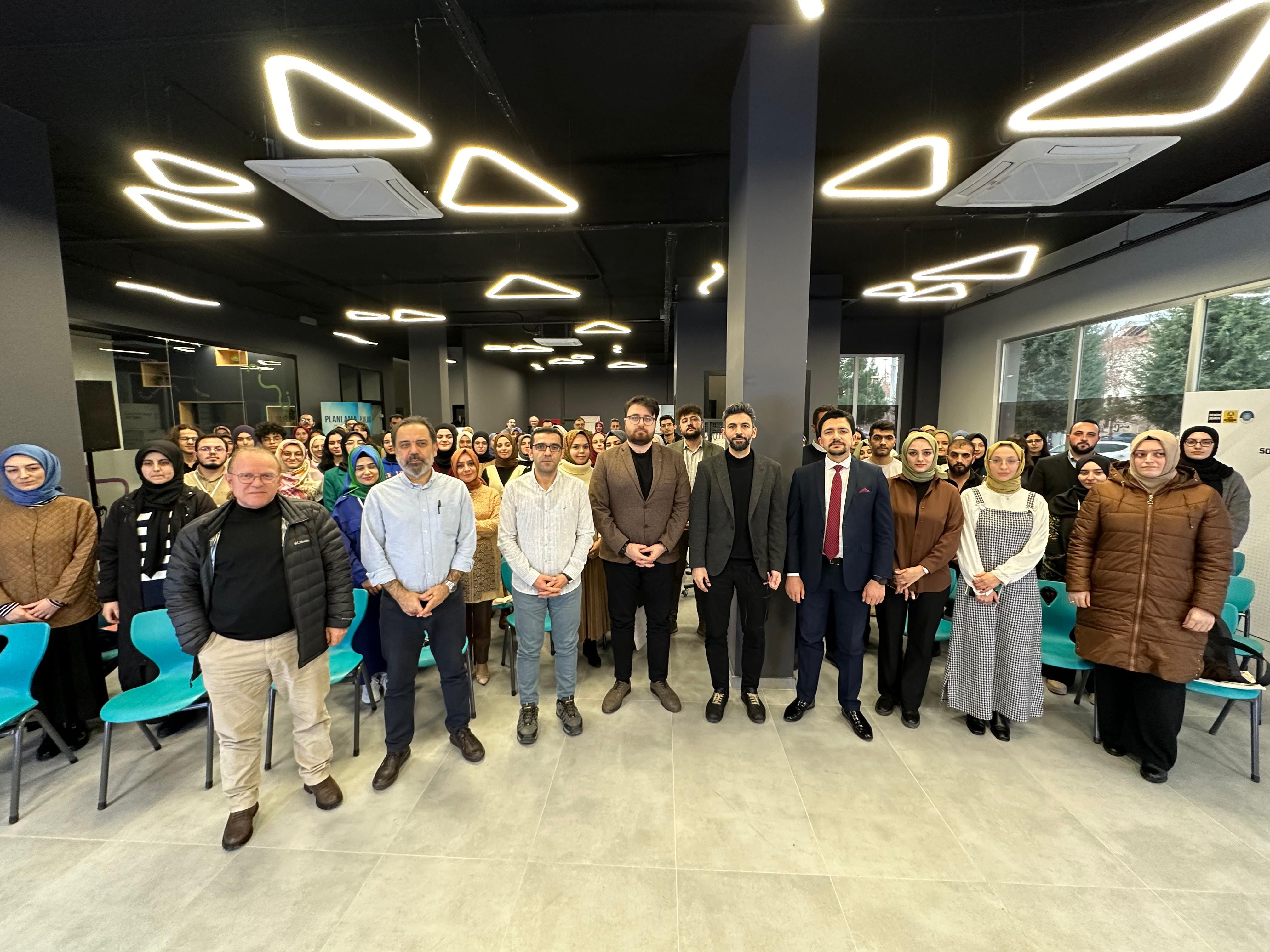 SOSYAL İNOVASYON AJANSI “CAMİ ESTETİĞİ FORUMU” İLE KÜLTÜR VE MİMARİYİ BULUŞTURDU