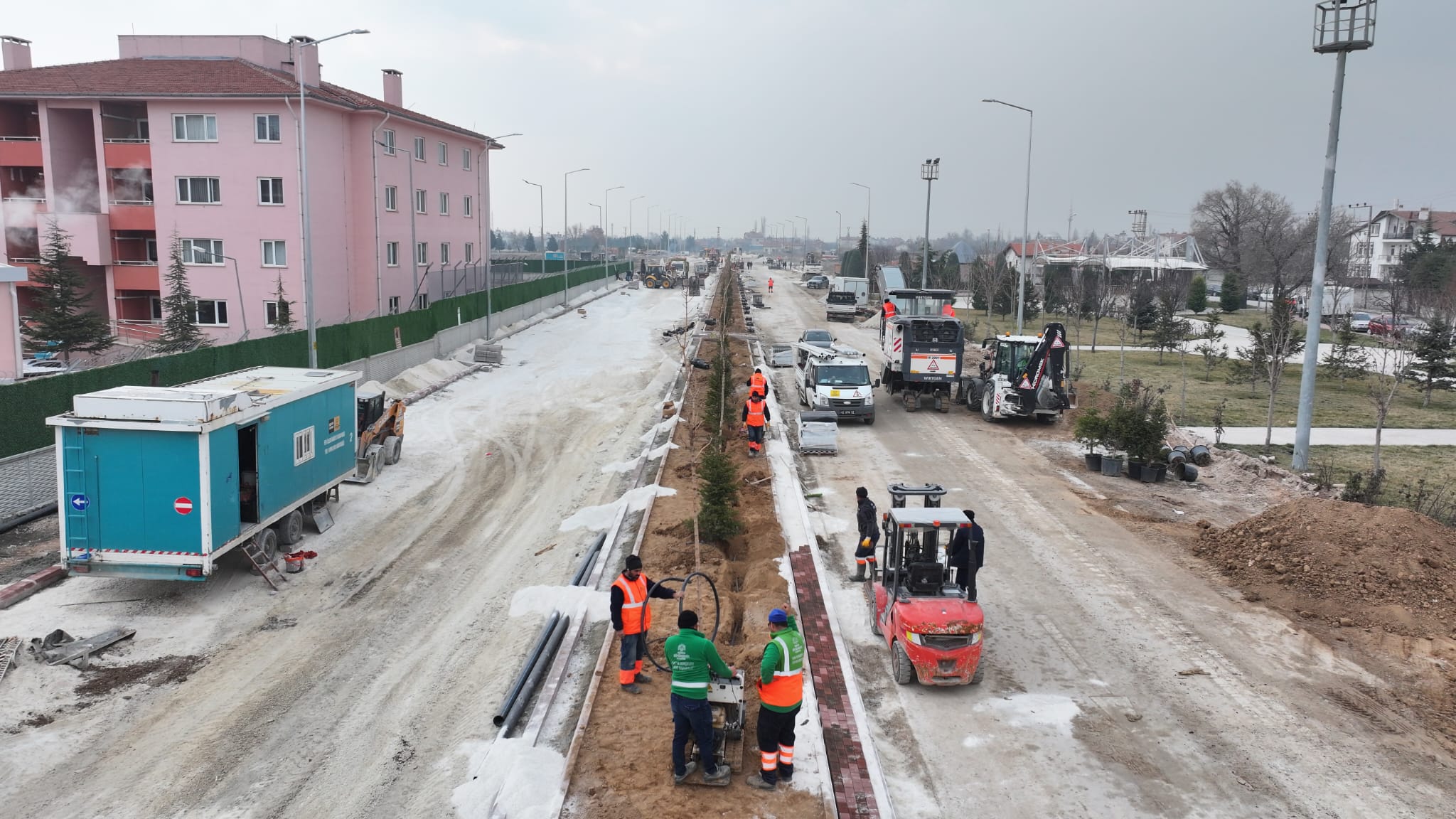 KONYA BÜYÜKŞEHİR NECMETTİN ERBAKAN CADDESİ’NDE YOĞUN BİR ÇALIŞMA SÜRDÜRÜYOR