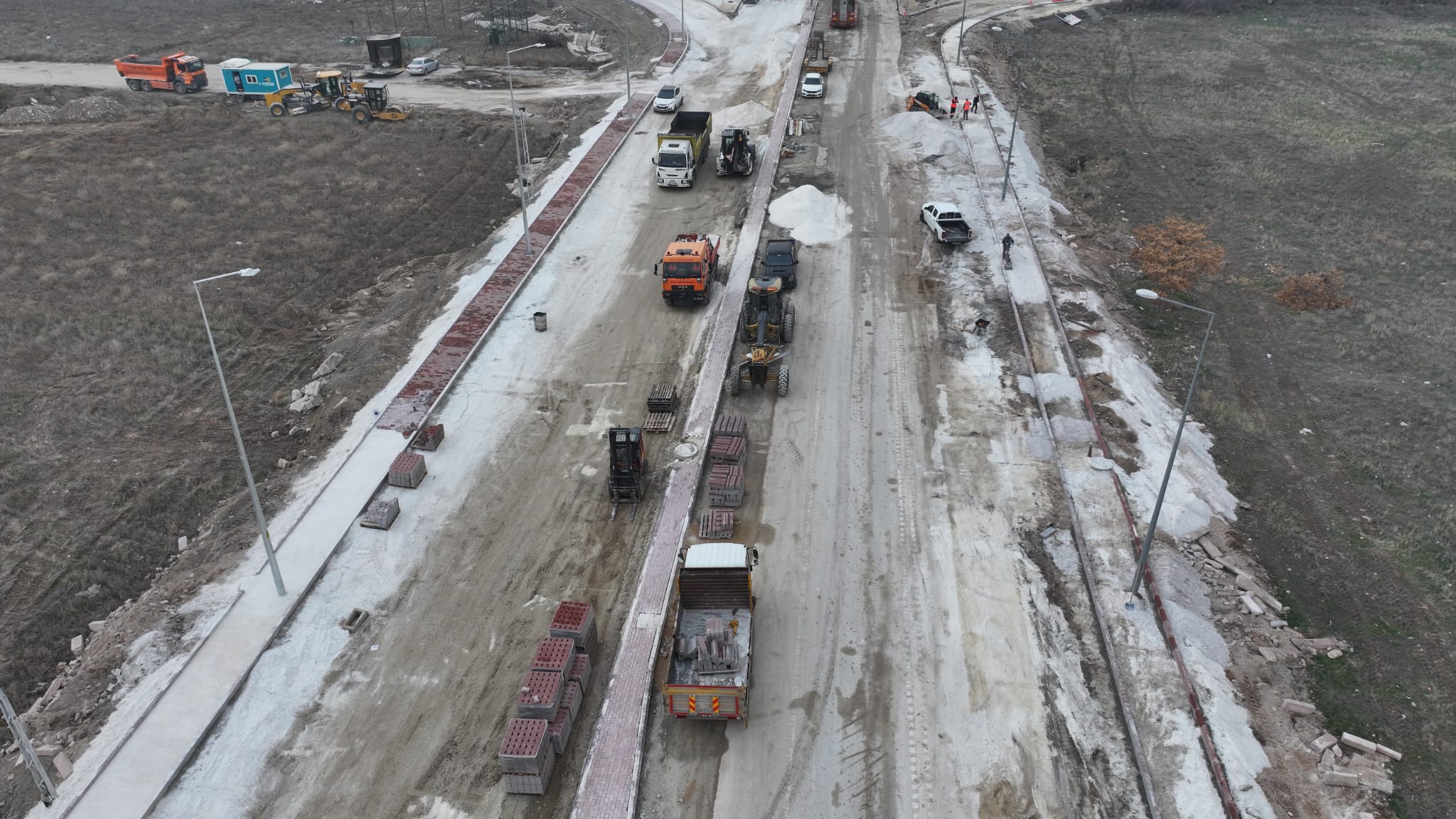 KONYA BÜYÜKŞEHİR NECMETTİN ERBAKAN CADDESİ’NDE YOĞUN BİR ÇALIŞMA SÜRDÜRÜYOR