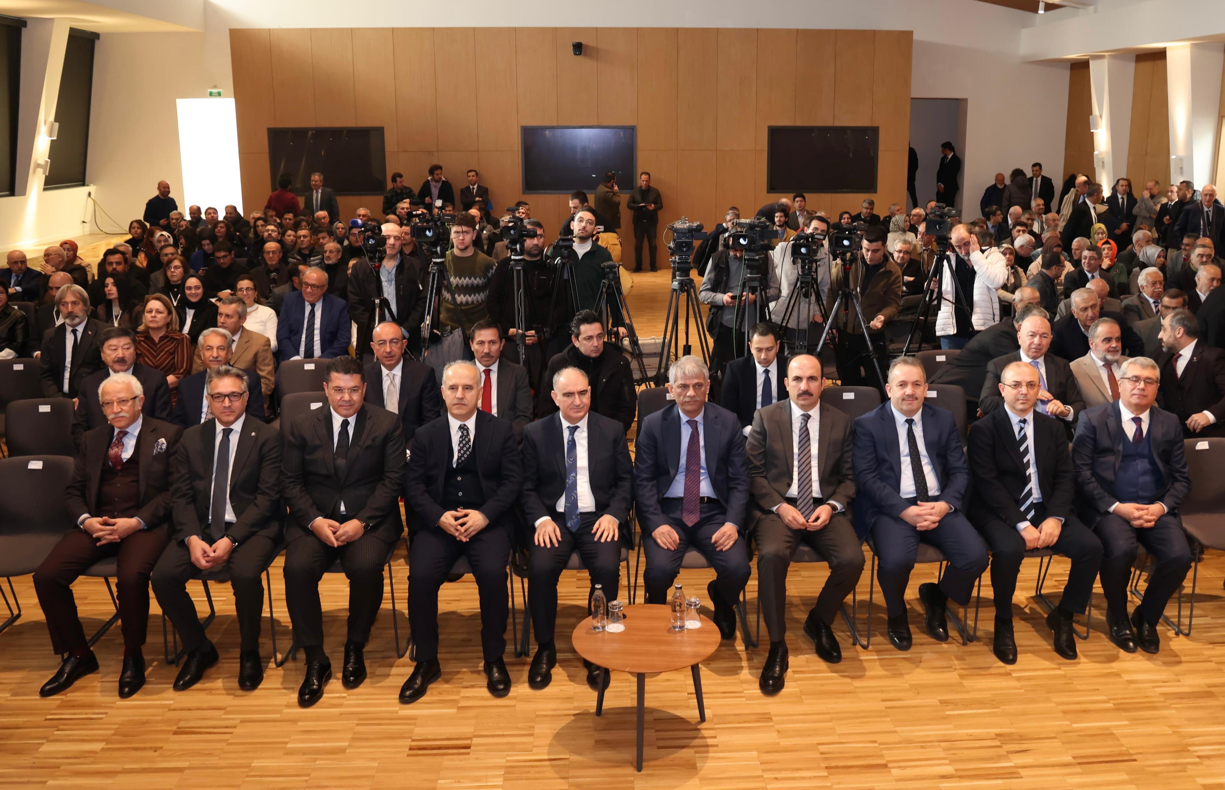 “TÜRKİYE SELÇUKLULARI KONYA HANEDAN TÜRBESİNDEKİ NAAŞLARIN TANZİMİ PROJESİ” PANELİ KONYA BÜYÜKŞEHİR’İN EV SAHİPLİĞİNDE YAPILDI