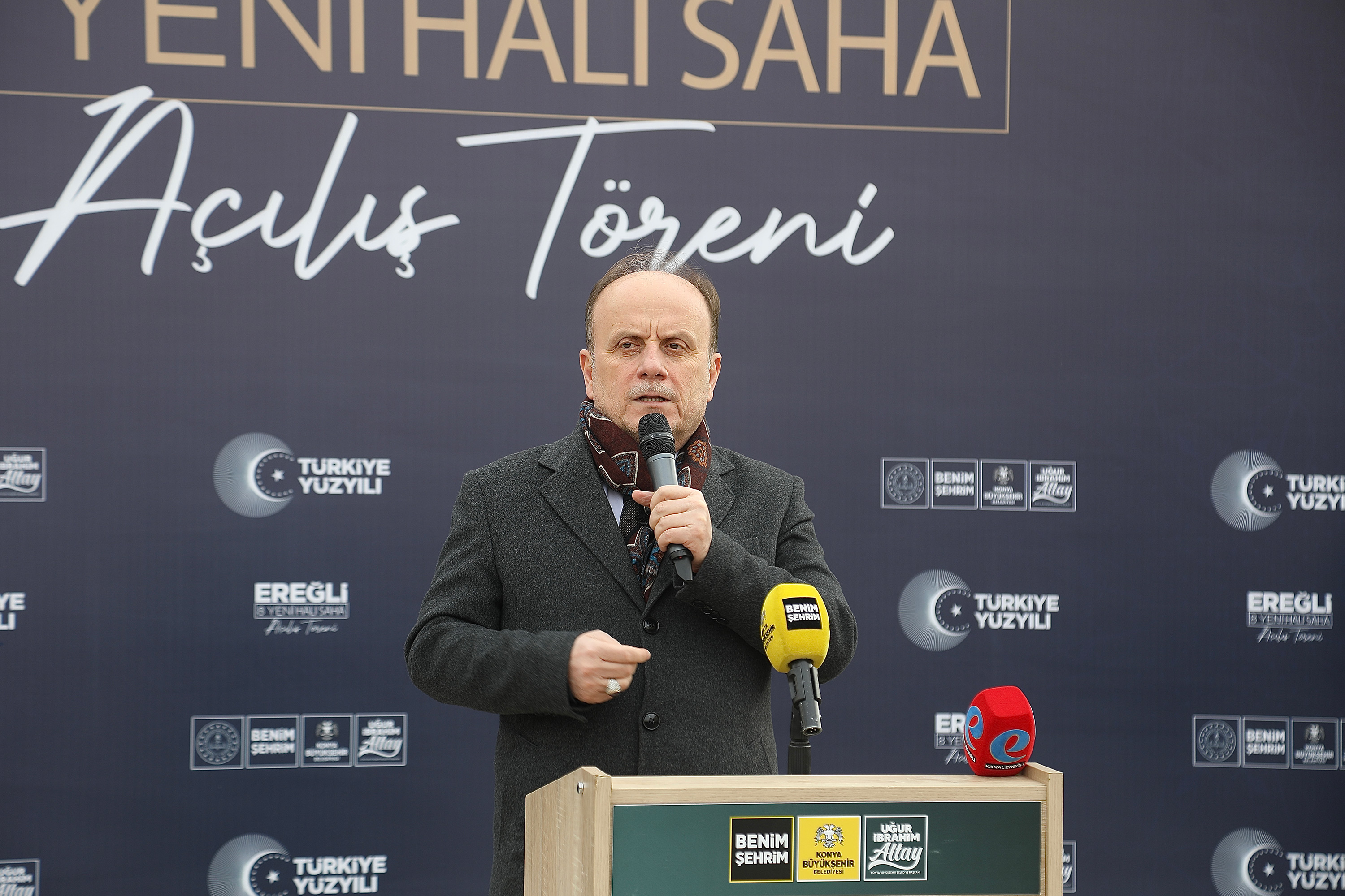 KONYA BÜYÜKŞEHİR’İN EREĞLİ’YE KAZANDIRDIĞI 8 HALI SAHANIN AÇILIŞI YAPILDI