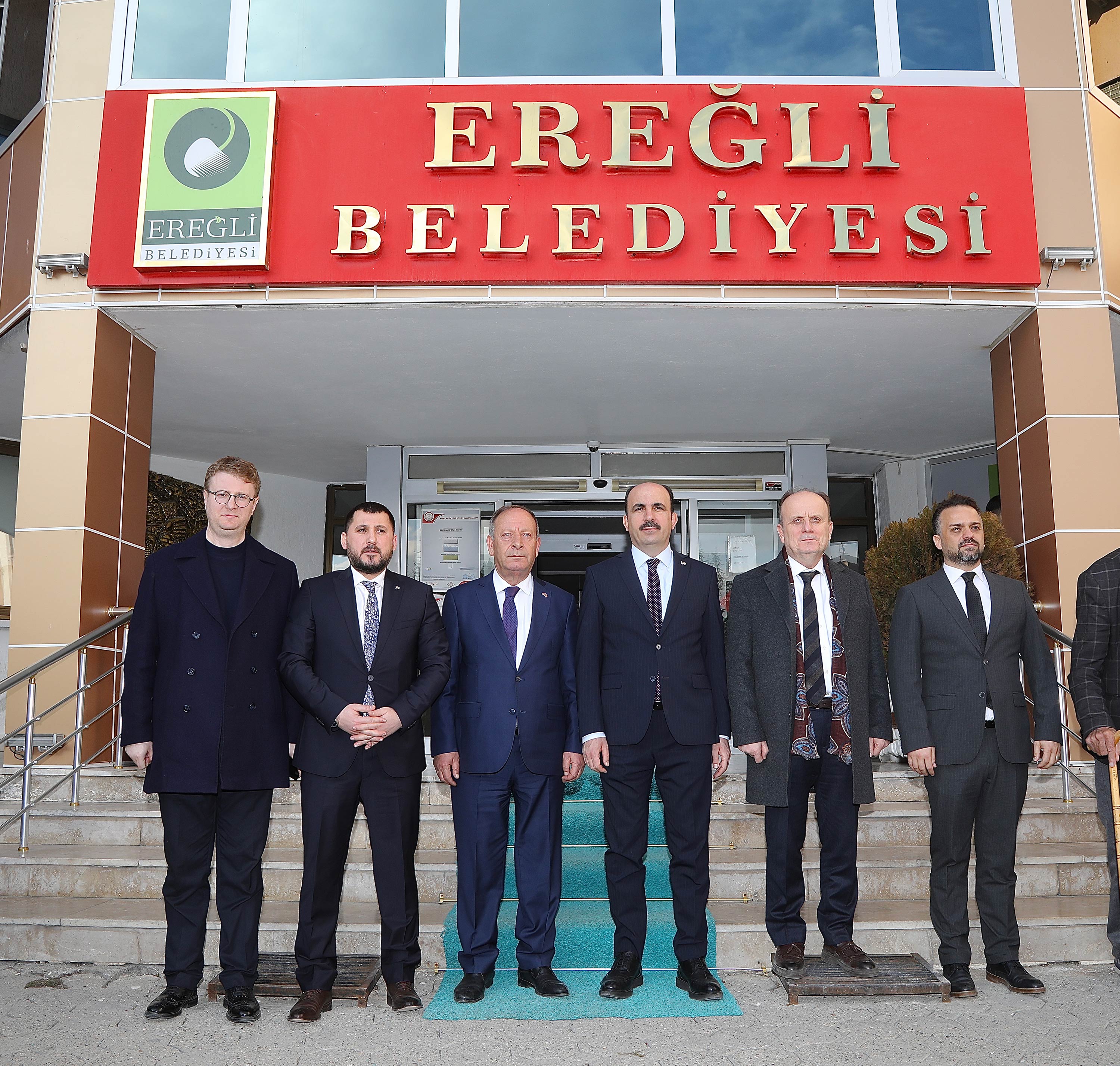 KONYA BÜYÜKŞEHİR’İN EREĞLİ’YE KAZANDIRDIĞI 8 HALI SAHANIN AÇILIŞI YAPILDI