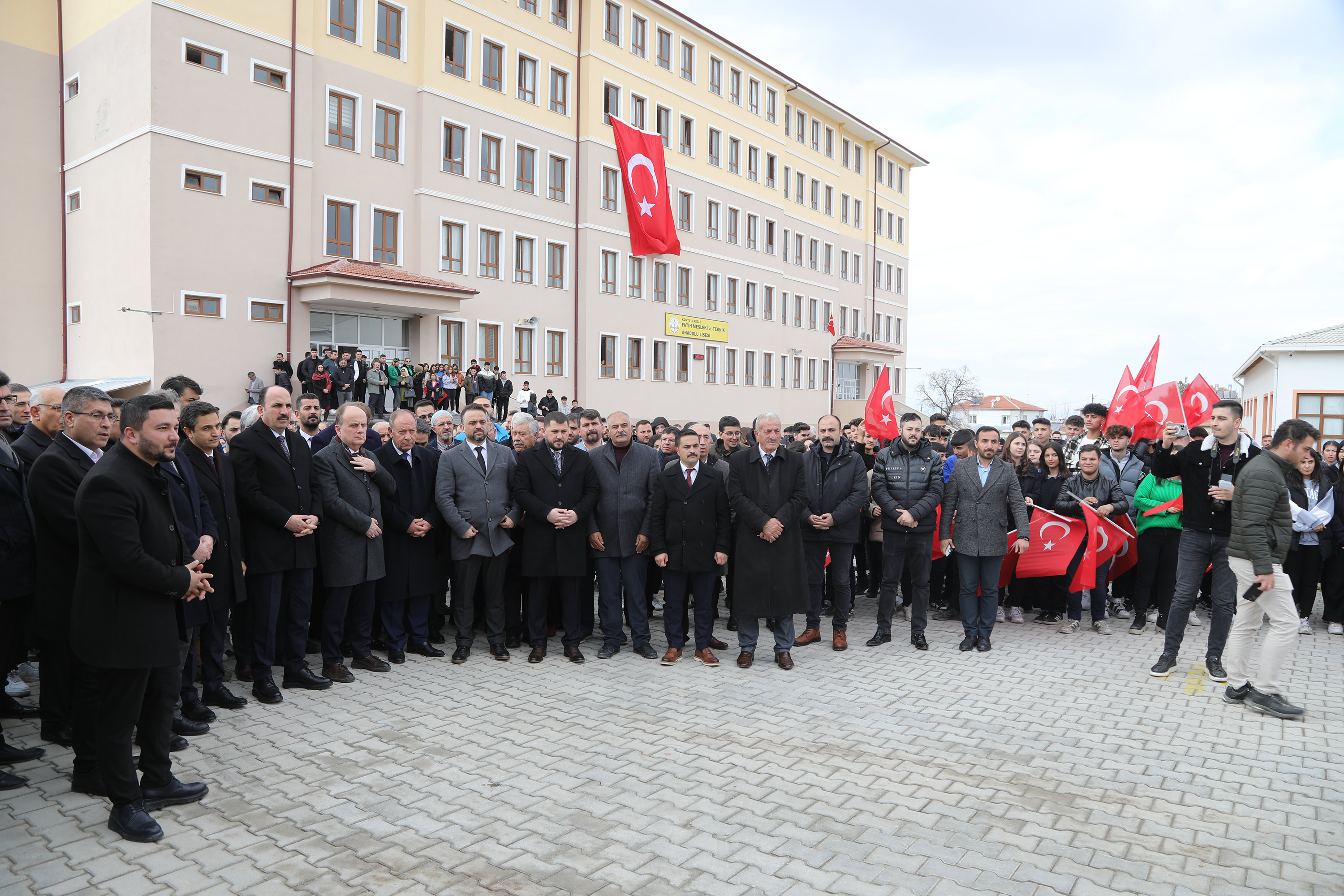 KONYA BÜYÜKŞEHİR’İN EREĞLİ’YE KAZANDIRDIĞI 8 HALI SAHANIN AÇILIŞI YAPILDI