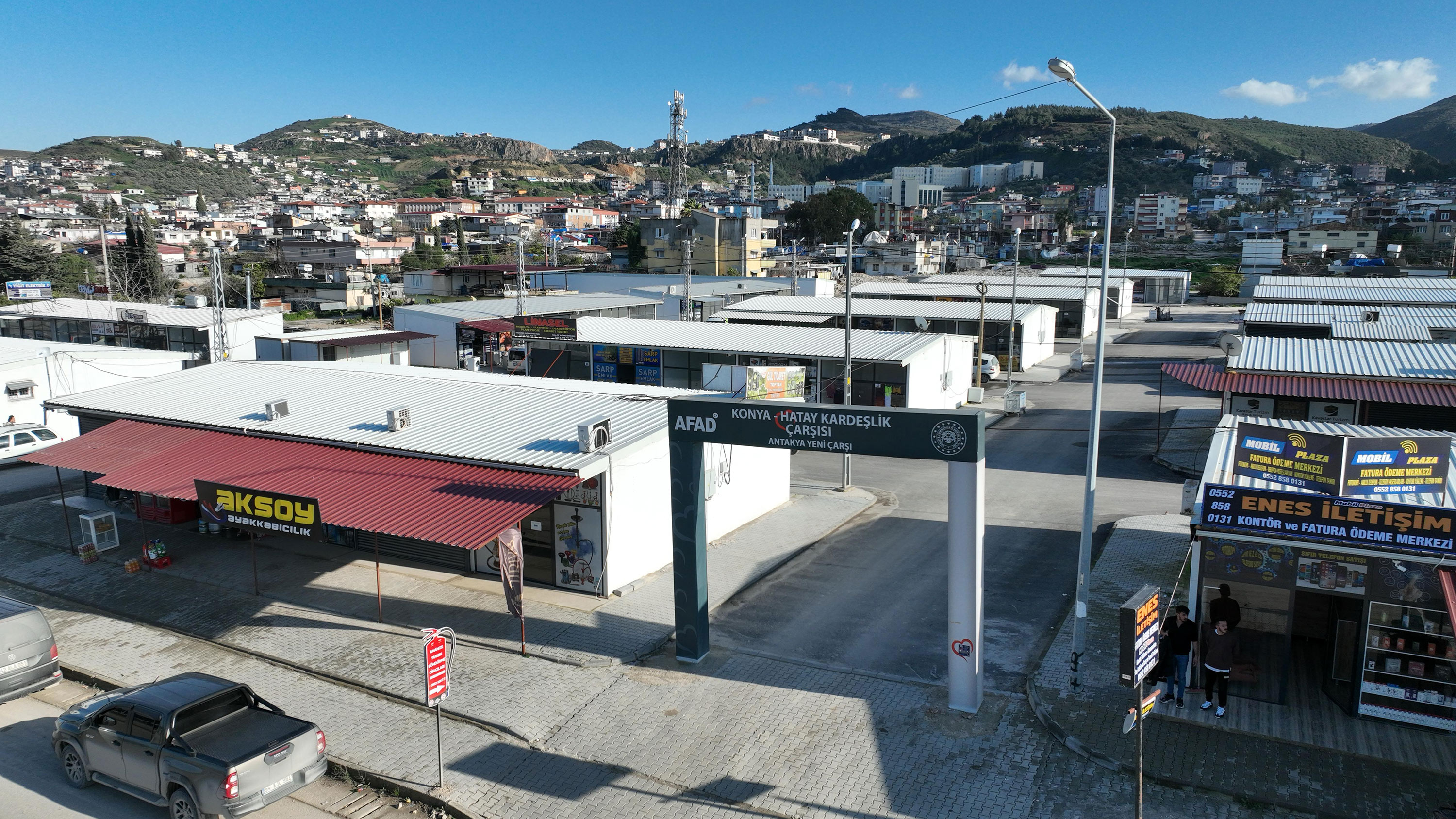 BAŞKAN ALTAY HATAY’DA DEPREMZEDE VATANDAŞLARLA BULUŞTU