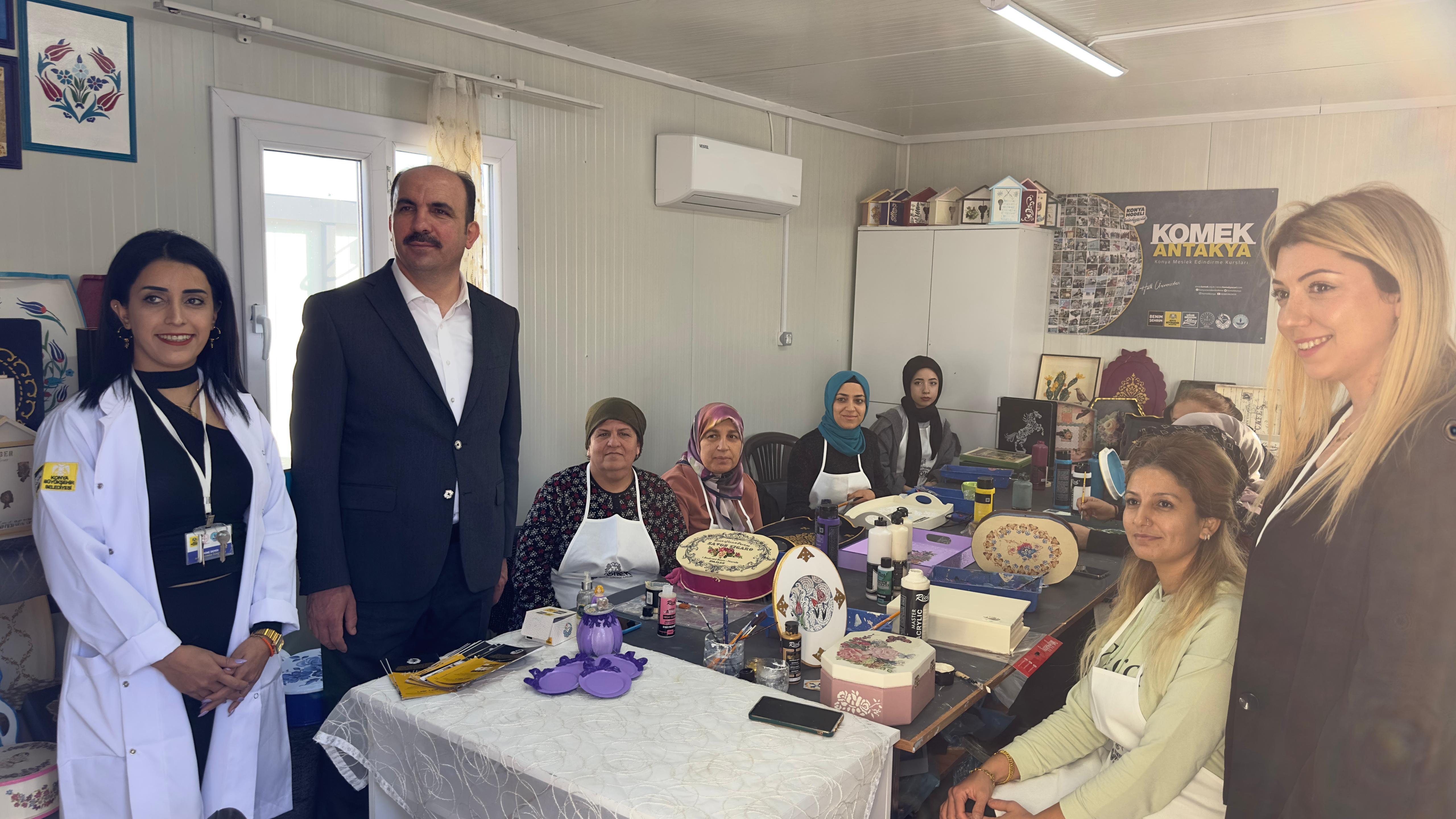 BAŞKAN ALTAY HATAY’DA DEPREMZEDE VATANDAŞLARLA BULUŞTU