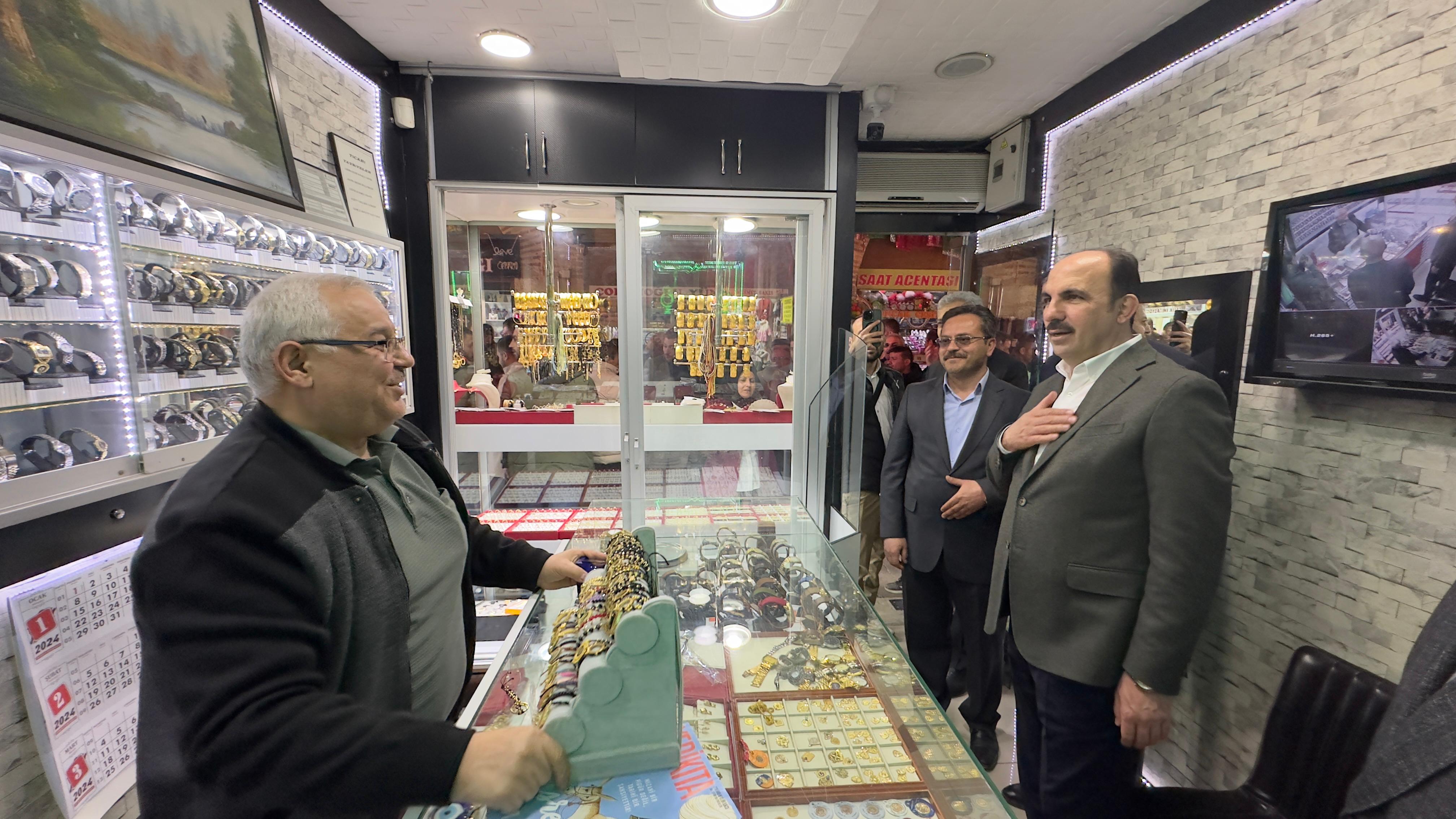 BAŞKAN ALTAY: “BİZ KALDIRIMLARI ALTINDAN, YOLLARI GÜMÜŞTEN YAPSAK KONYALILARIN HAKKINI ÖDEYEMEYİZ”
