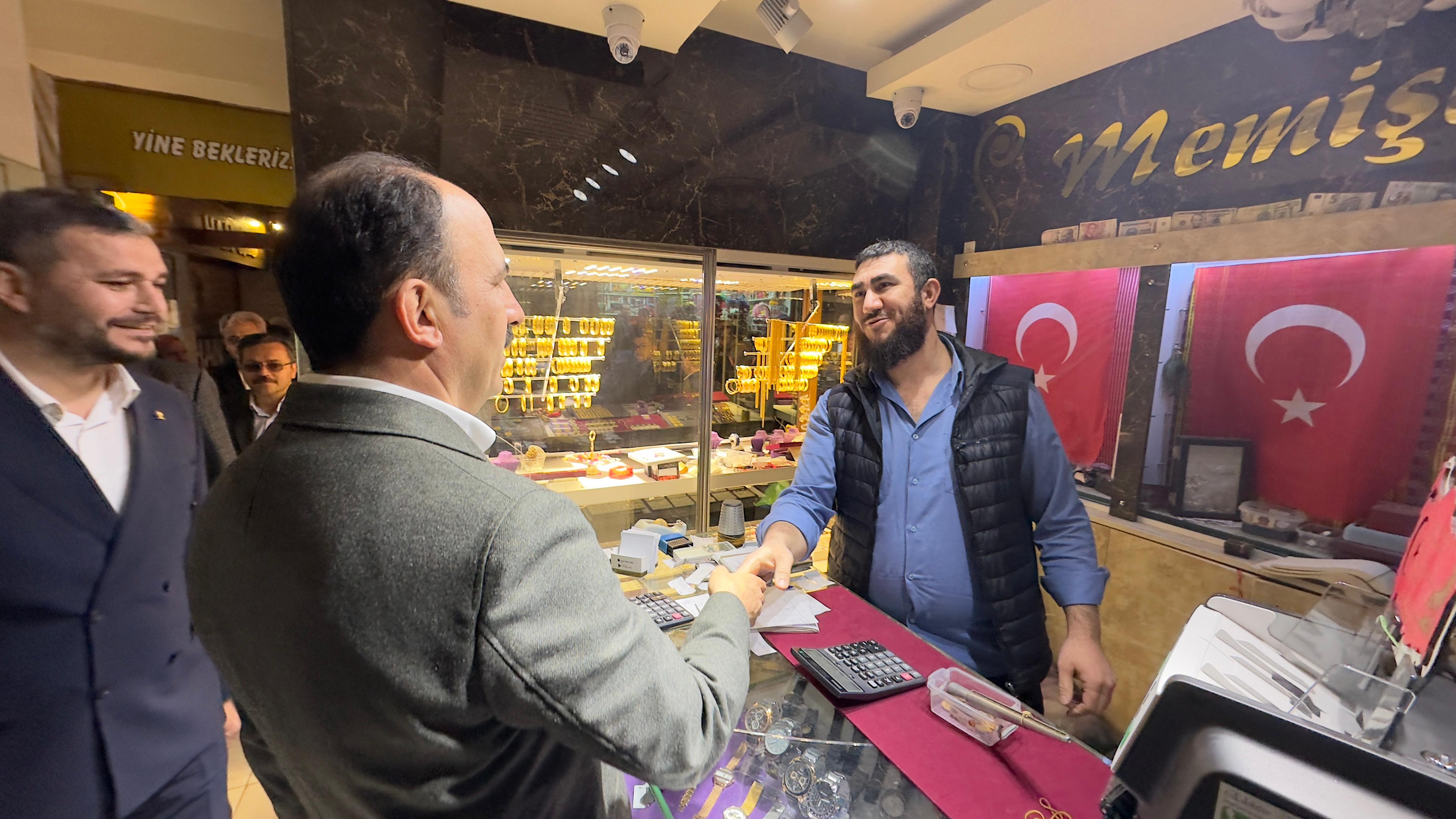 BAŞKAN ALTAY: “BİZ KALDIRIMLARI ALTINDAN, YOLLARI GÜMÜŞTEN YAPSAK KONYALILARIN HAKKINI ÖDEYEMEYİZ”