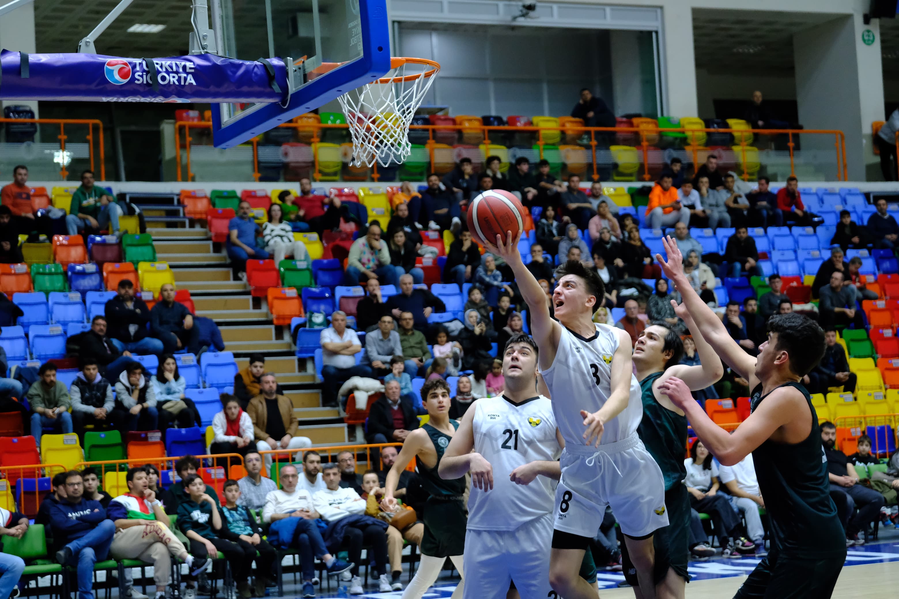 BÜYÜKŞEHİR BASKETBOLDA GÖZ KAMAŞTIRIYOR