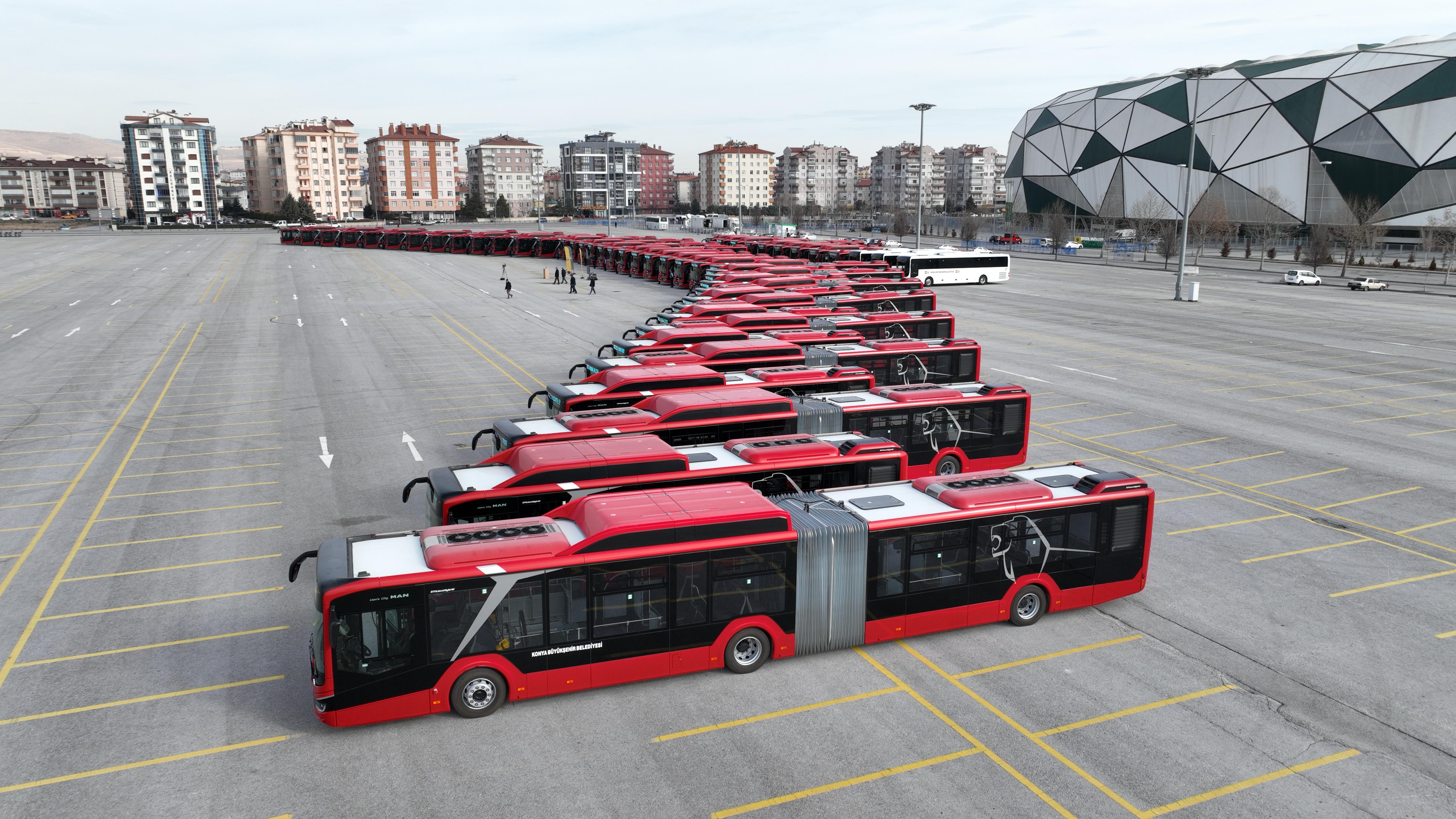 BAŞKAN ALTAY: “OTOBÜS FİLOMUZU 53 YENİ DOĞALGAZLI OTOBÜSLE DAHA DA GÜÇLENDİRDİK”