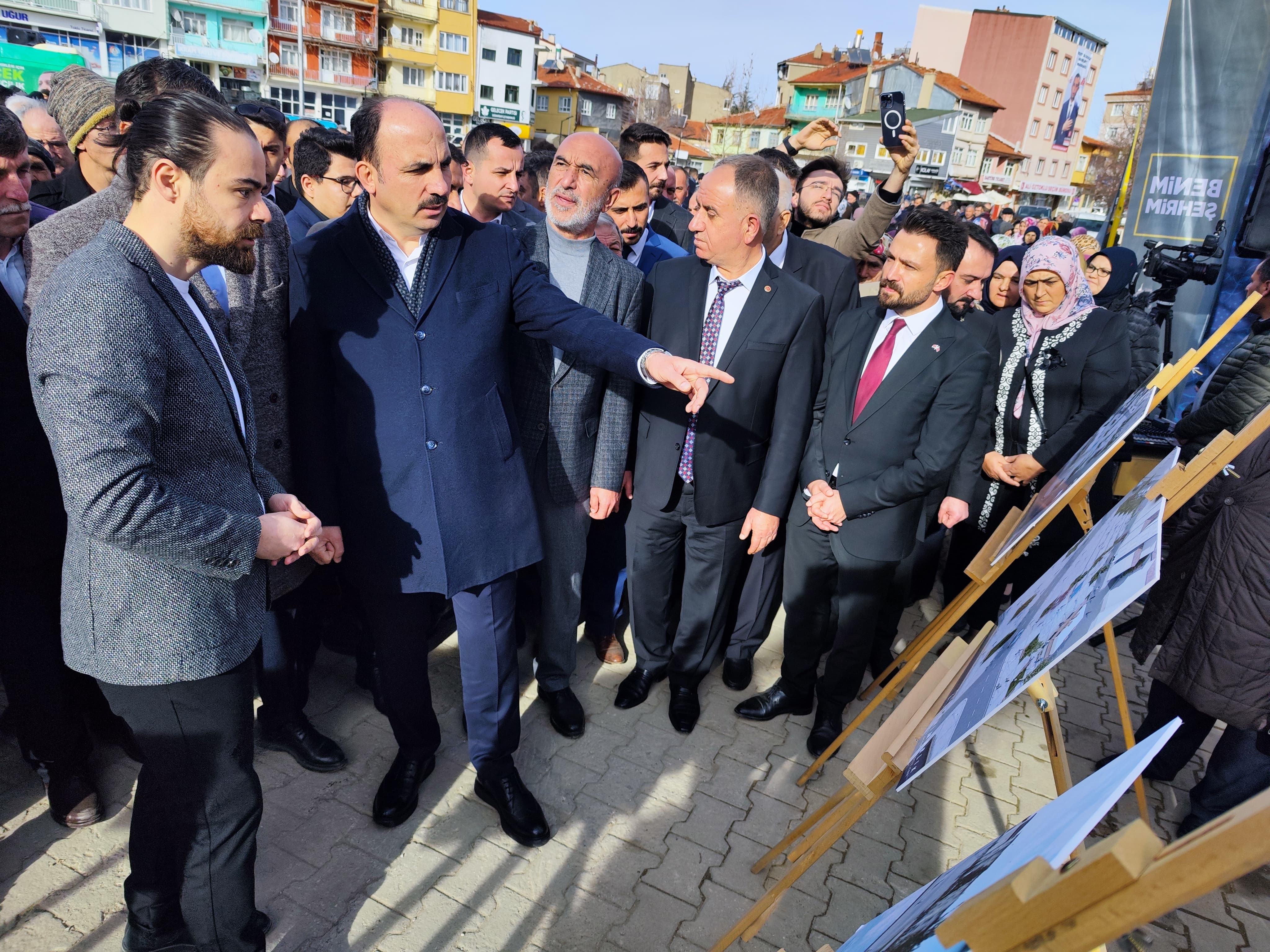 BAŞKAN ALTAY: “VERDİĞİMİZ SÖZLERİ BİR BİR YERİNE GETİRMENİN MUTLULUĞUNU YAŞIYORUZ”