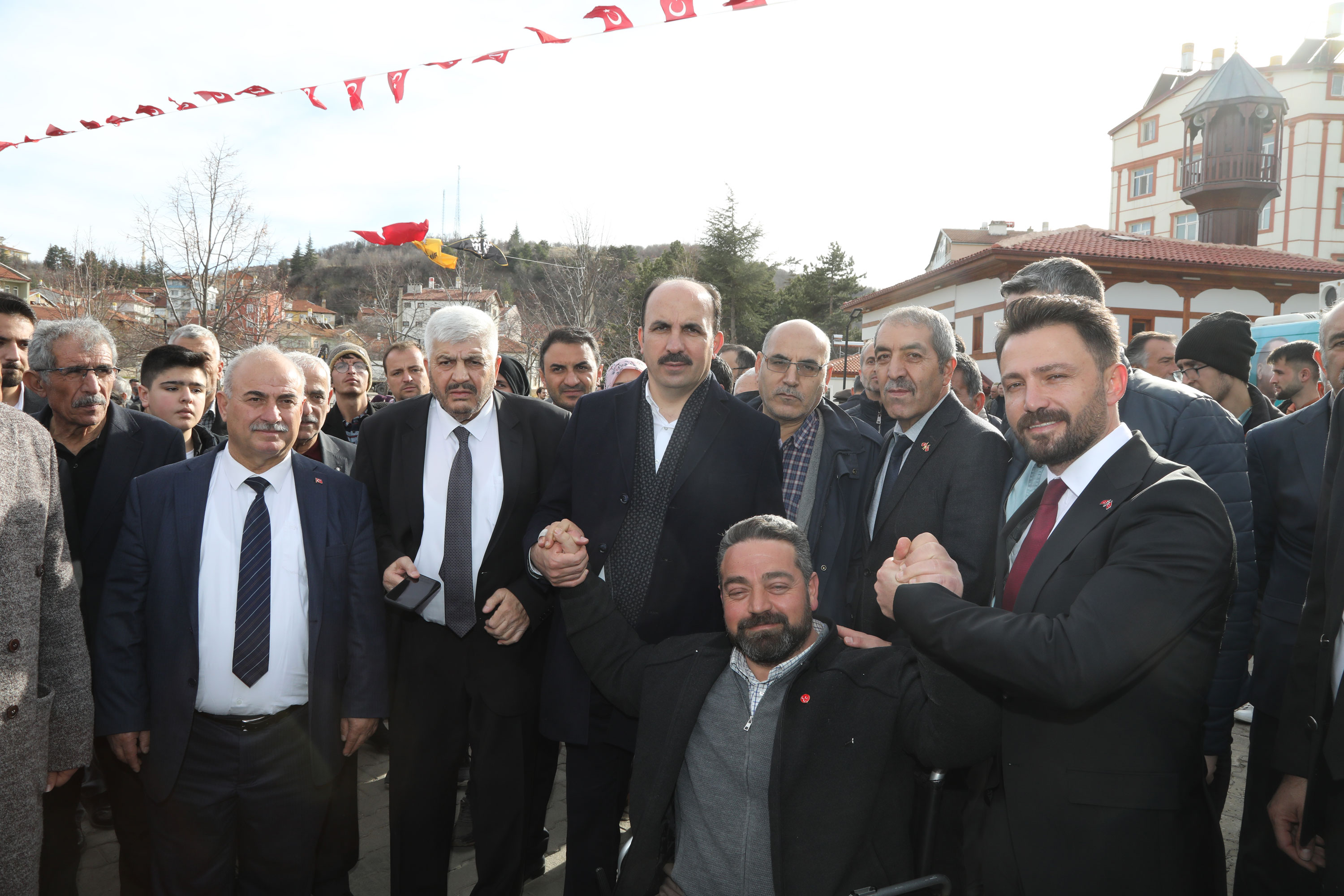 BAŞKAN ALTAY: “VERDİĞİMİZ SÖZLERİ BİR BİR YERİNE GETİRMENİN MUTLULUĞUNU YAŞIYORUZ”