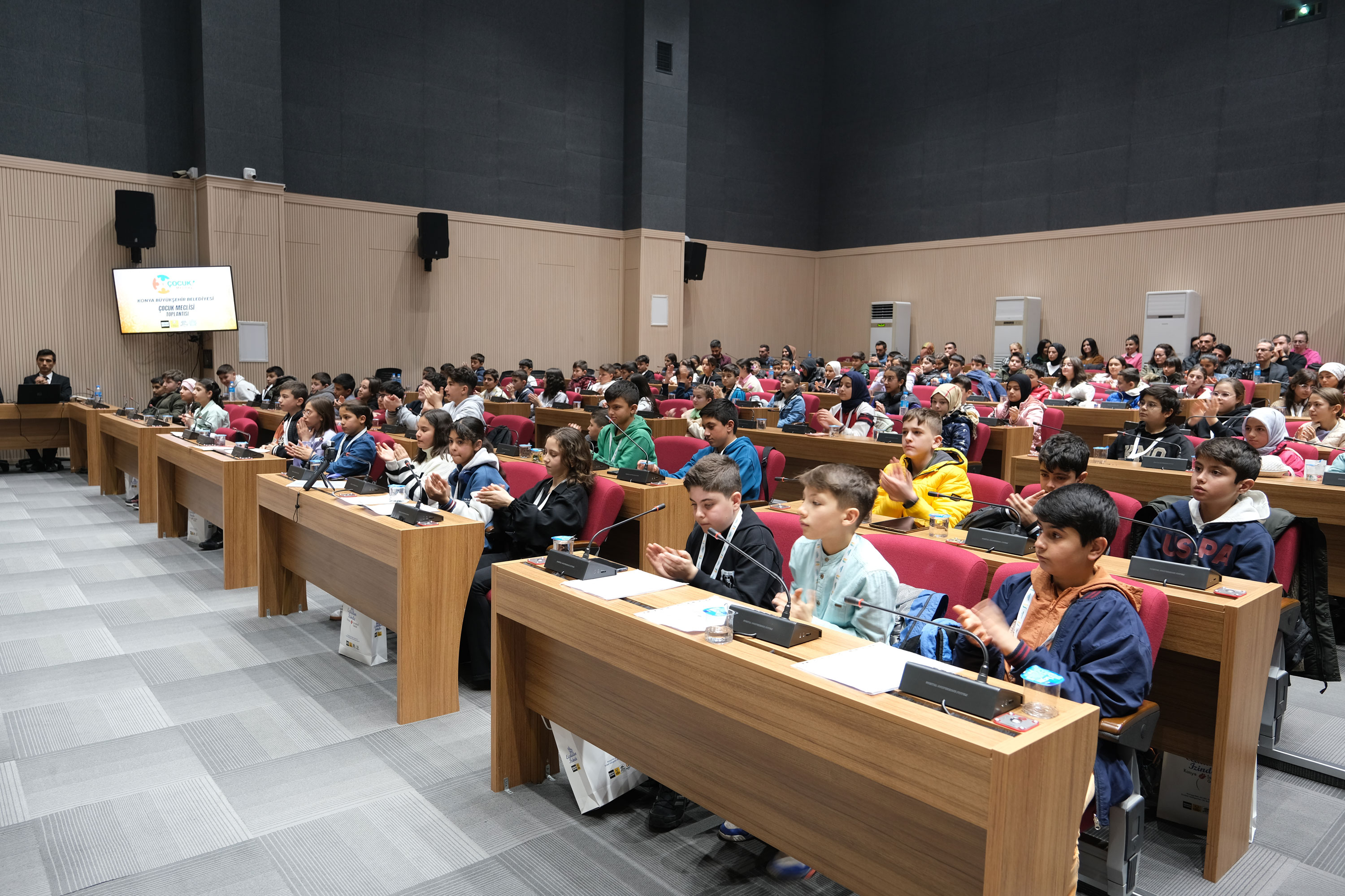 KONYA BÜYÜKŞEHİR ÇOCUK MECLİSİ’NDE PROJE YARIŞMASI TANITIM TOPLANTISI YAPILDI