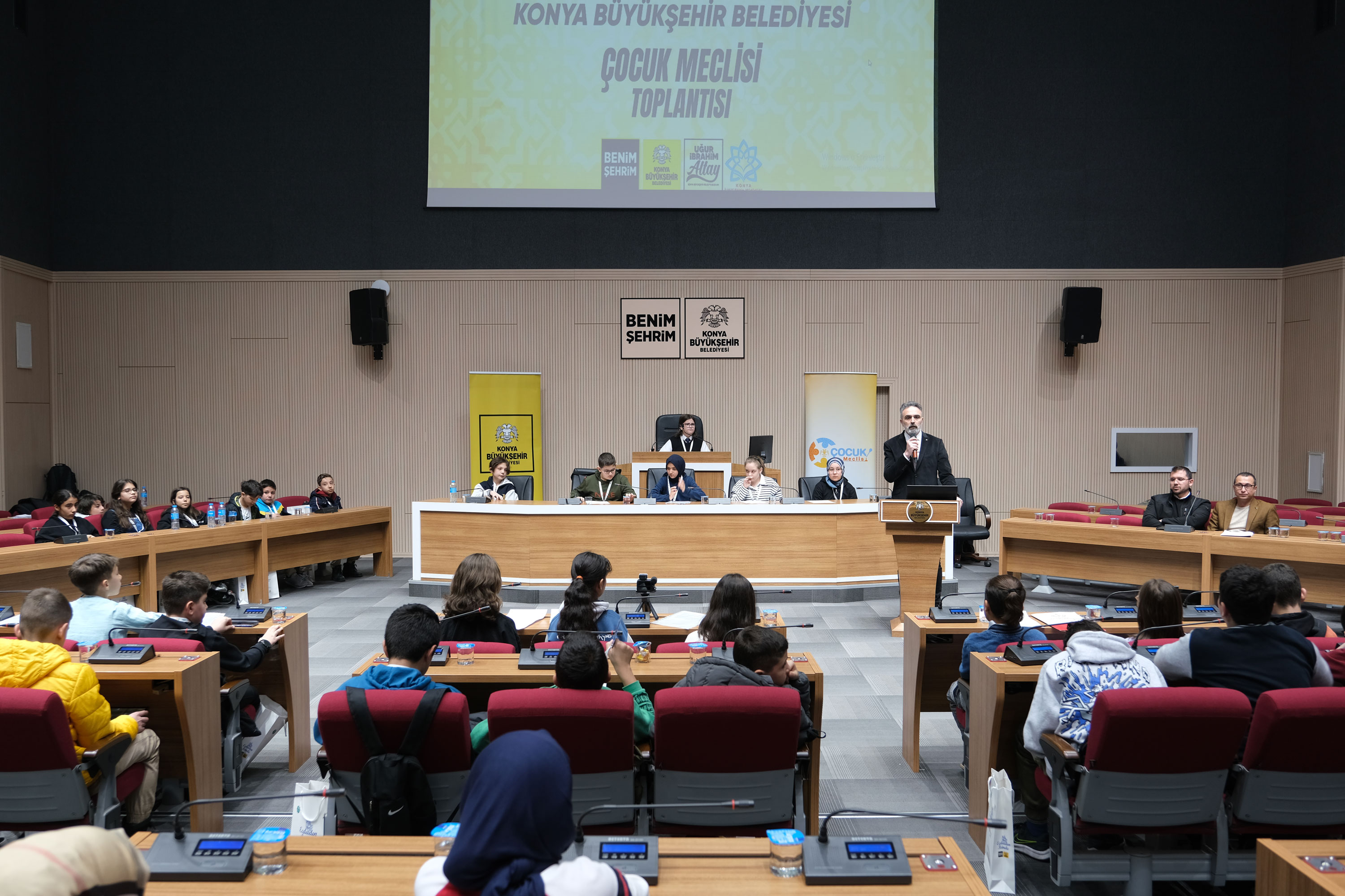 KONYA BÜYÜKŞEHİR ÇOCUK MECLİSİ’NDE PROJE YARIŞMASI TANITIM TOPLANTISI YAPILDI