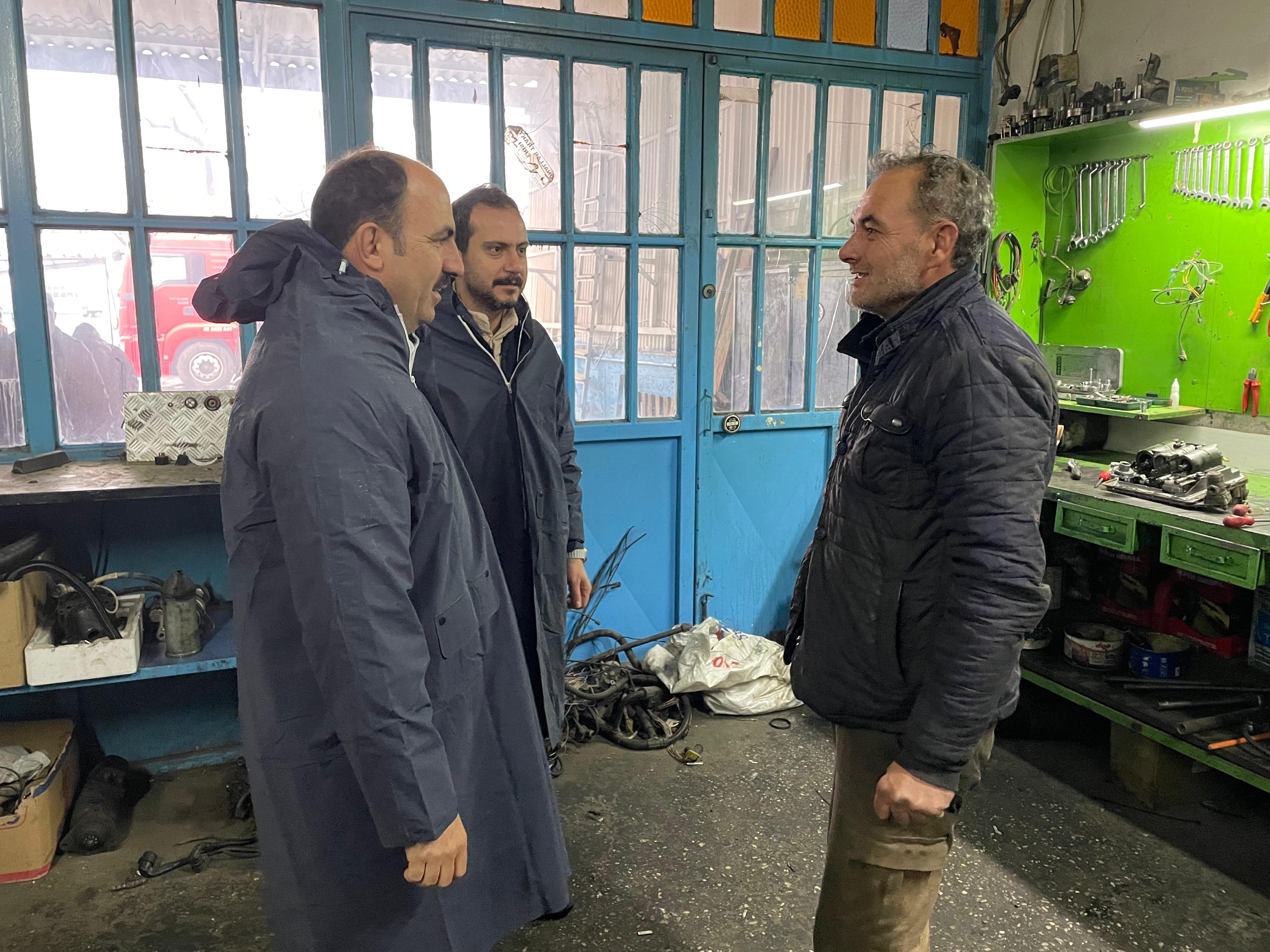 BAŞKAN ALTAY ÖĞRENCİLERLE VE ESNAFLA BULUŞTU
