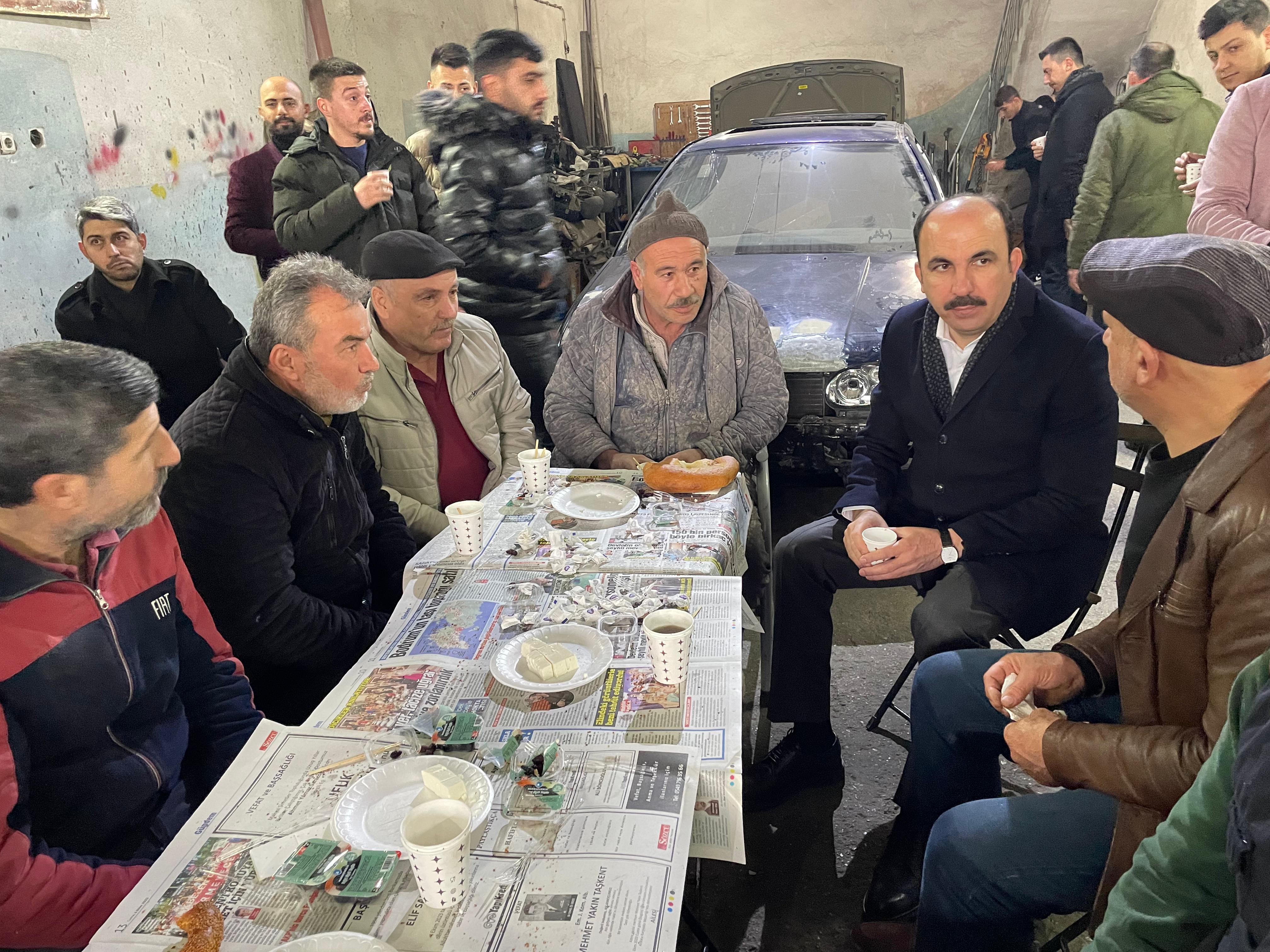 BAŞKAN ALTAY ÖĞRENCİLERLE VE ESNAFLA BULUŞTU