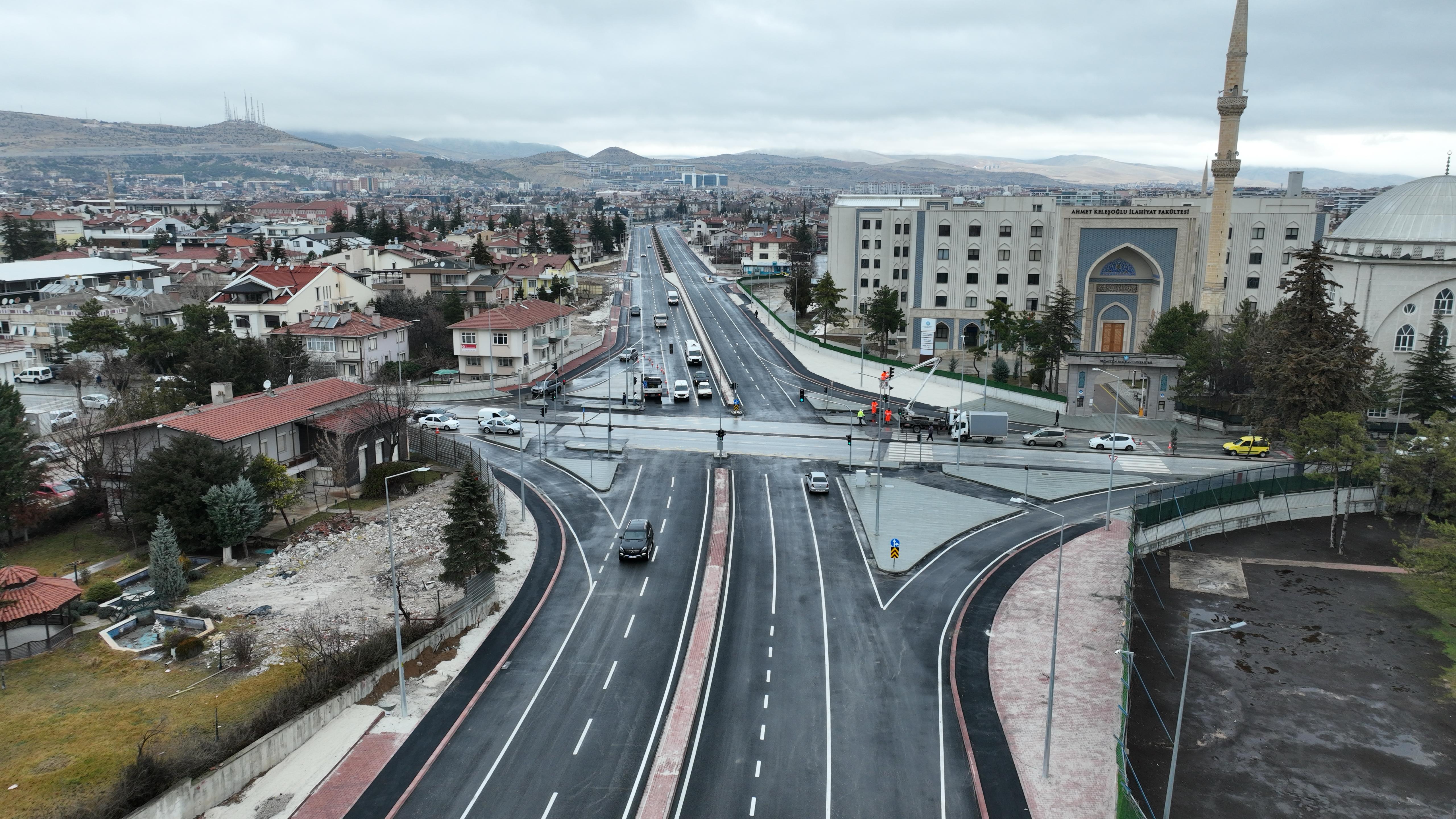 BAŞKAN ALTAY: “NECMETTİN ERBAKAN CADDESİ’NİN BİR ETABI DAHA HİZMET VERMEYE BAŞLADI”