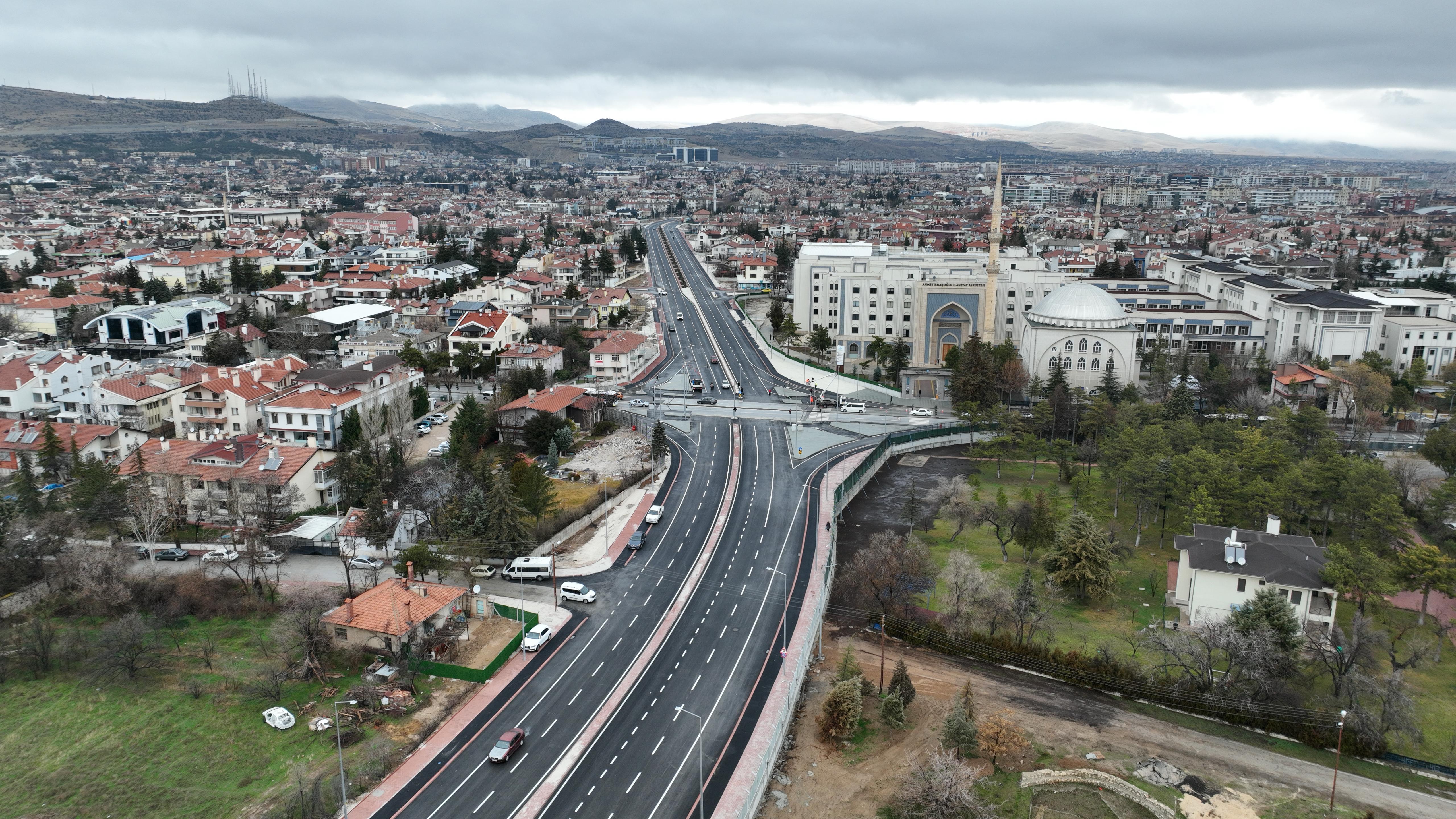 BAŞKAN ALTAY: “NECMETTİN ERBAKAN CADDESİ’NİN BİR ETABI DAHA HİZMET VERMEYE BAŞLADI”