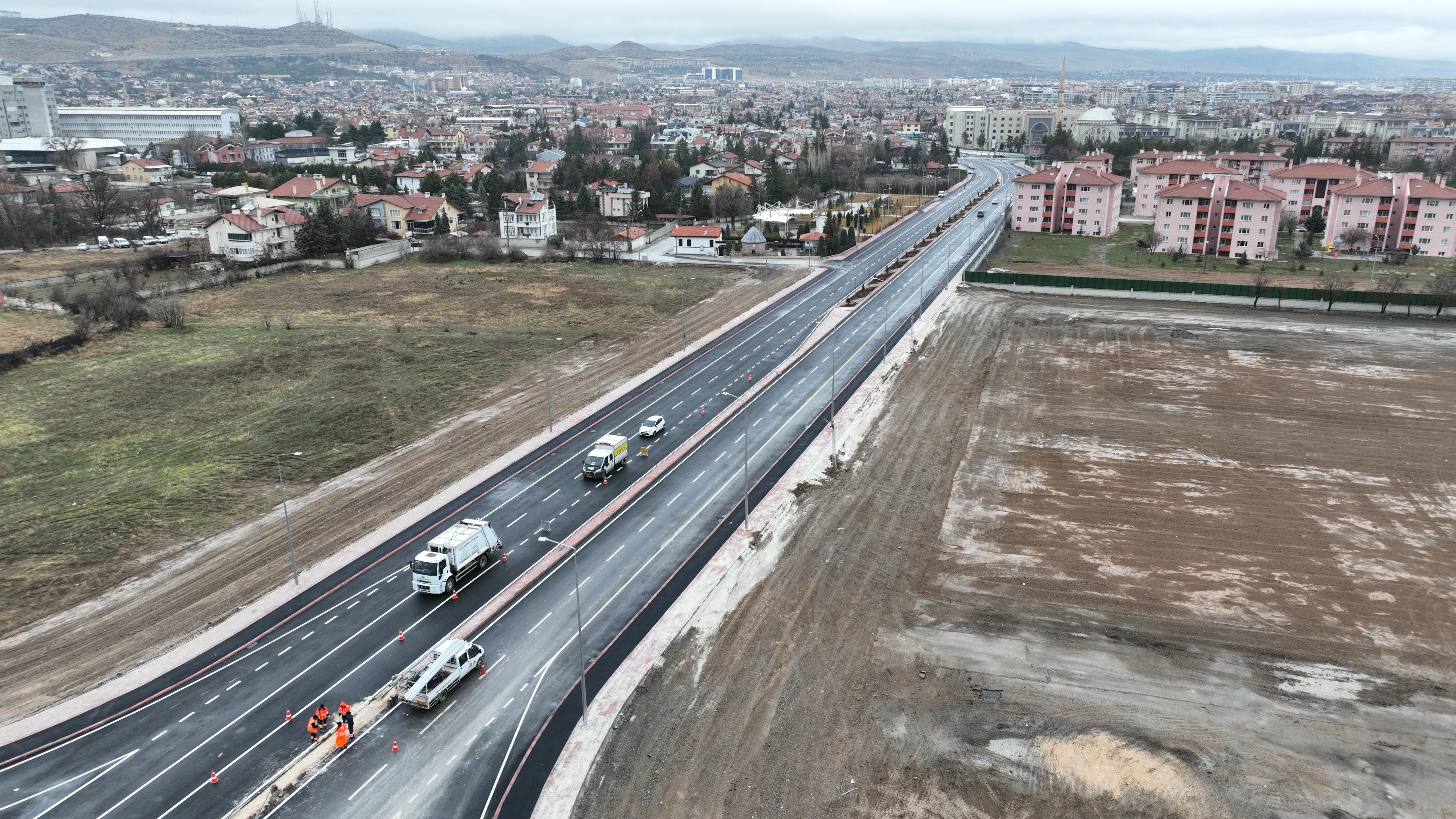 BAŞKAN ALTAY: “NECMETTİN ERBAKAN CADDESİ’NİN BİR ETABI DAHA HİZMET VERMEYE BAŞLADI”