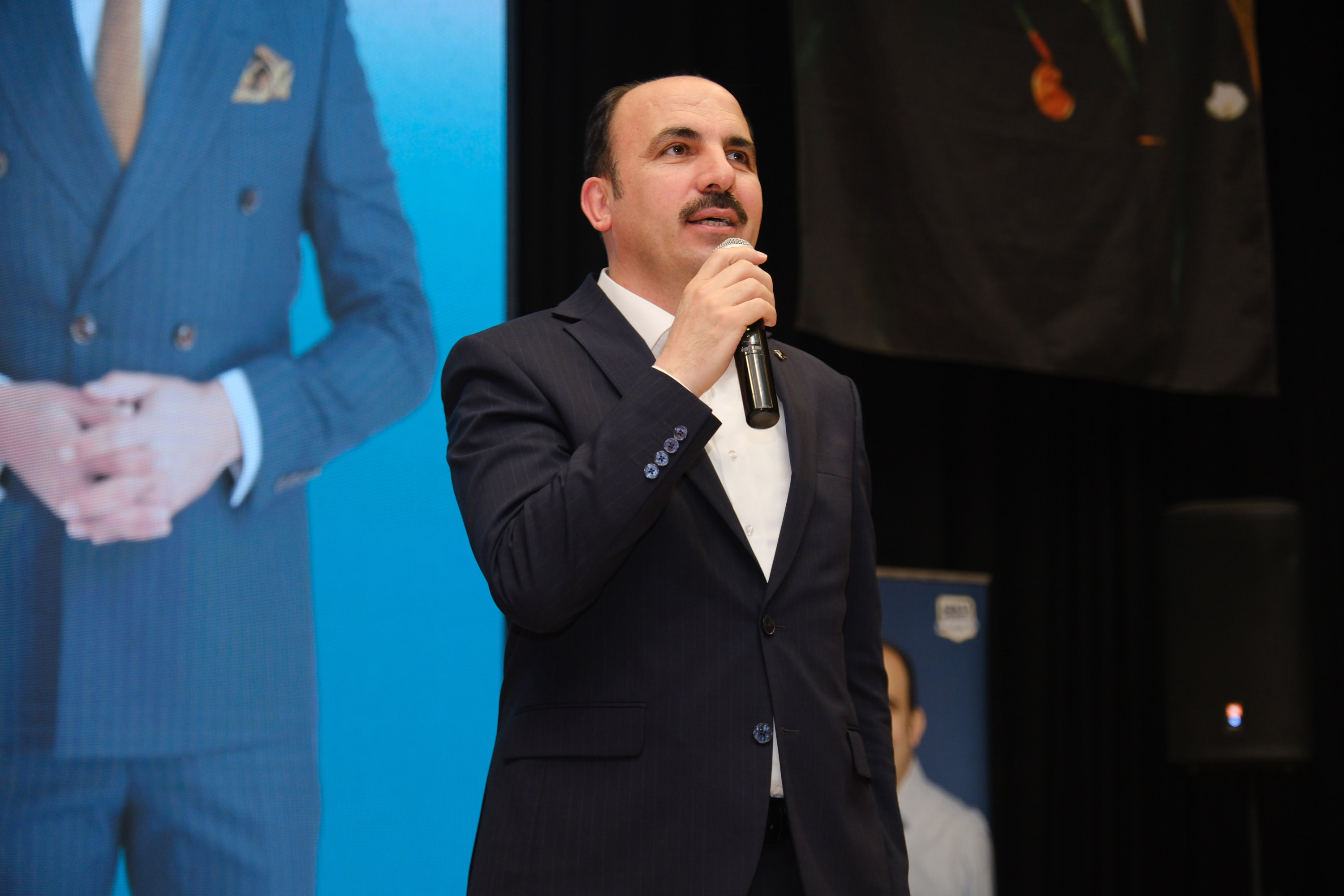 BAŞKAN ALTAY AKŞEHİR’DE DÜZENLENEN ŞEHİR KONFERANSLARI’NA KATILDI