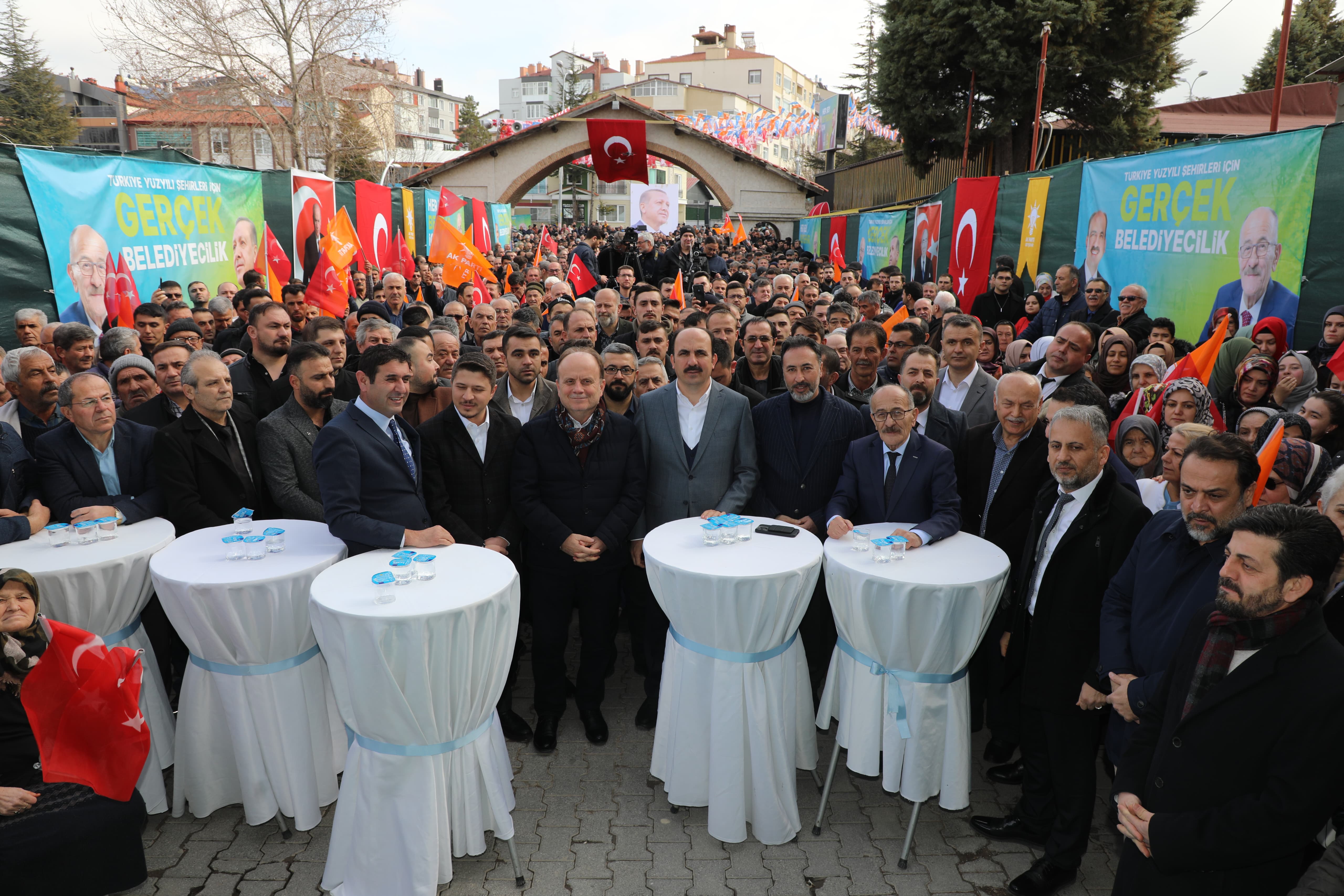 BAŞKAN ALTAY; DEREBUCAK, BEYŞEHİR VE HÜYÜK’TE VATANDAŞLARLA BULUŞTU