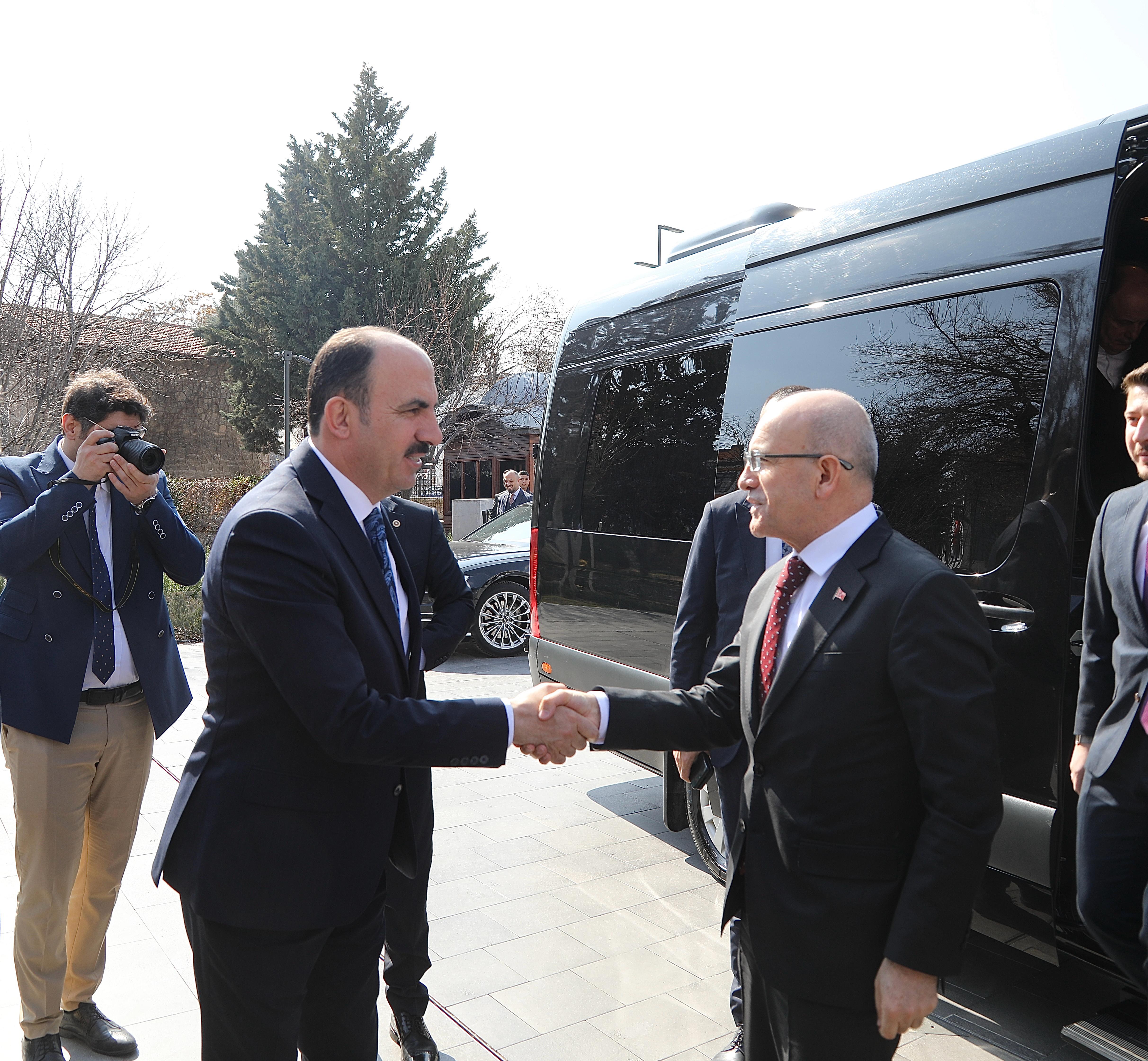 HAZİNE VE MALİYE BAKANI ŞİMŞEK BAŞKAN ALTAY’I ZİYARET ETTİ
