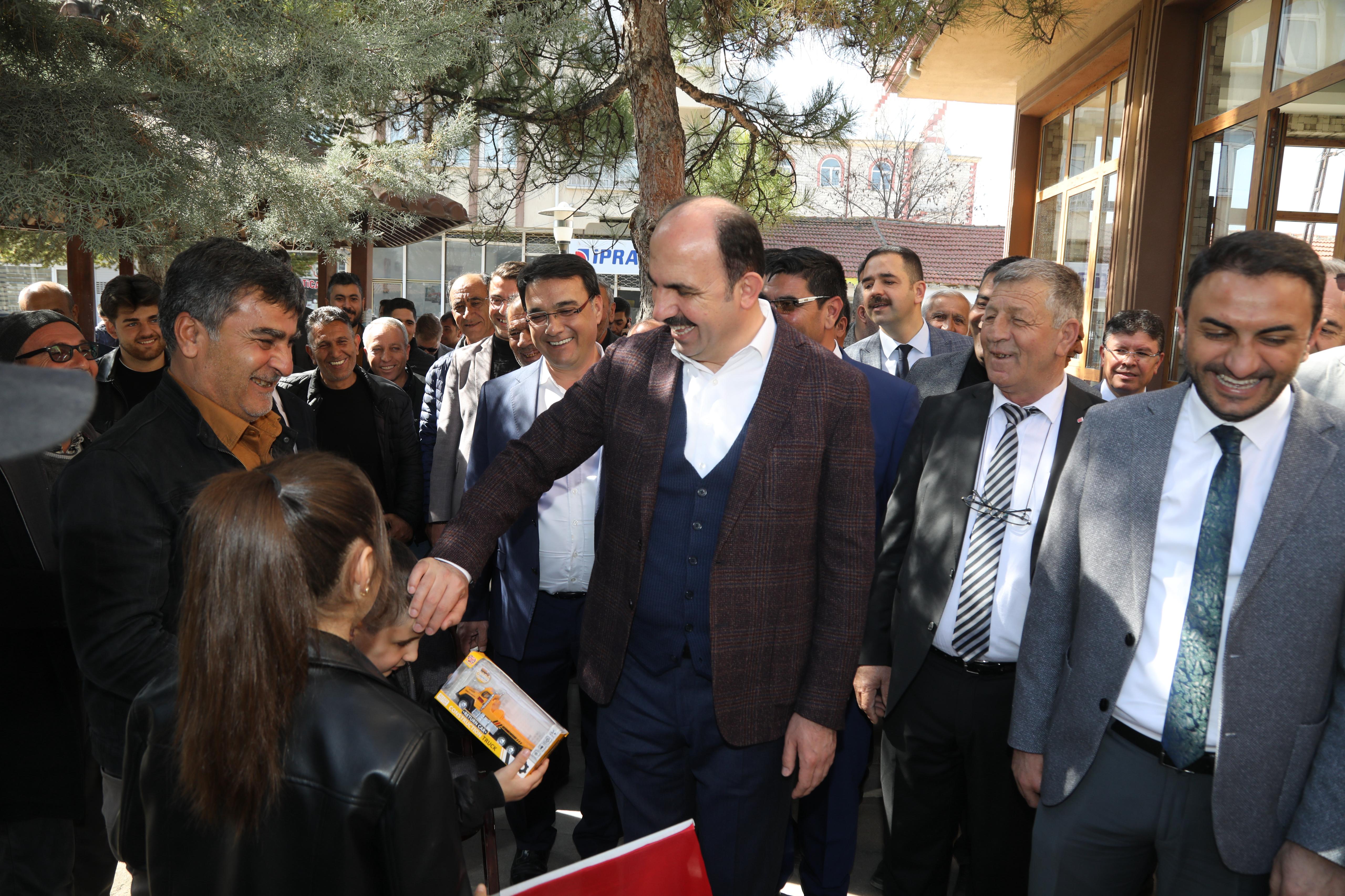 BAŞKAN ALTAY ÇELTİK’E KAZANDIRILACAK KAPALI PAZAR YERİ’NİN TEMELİNİ ATTI