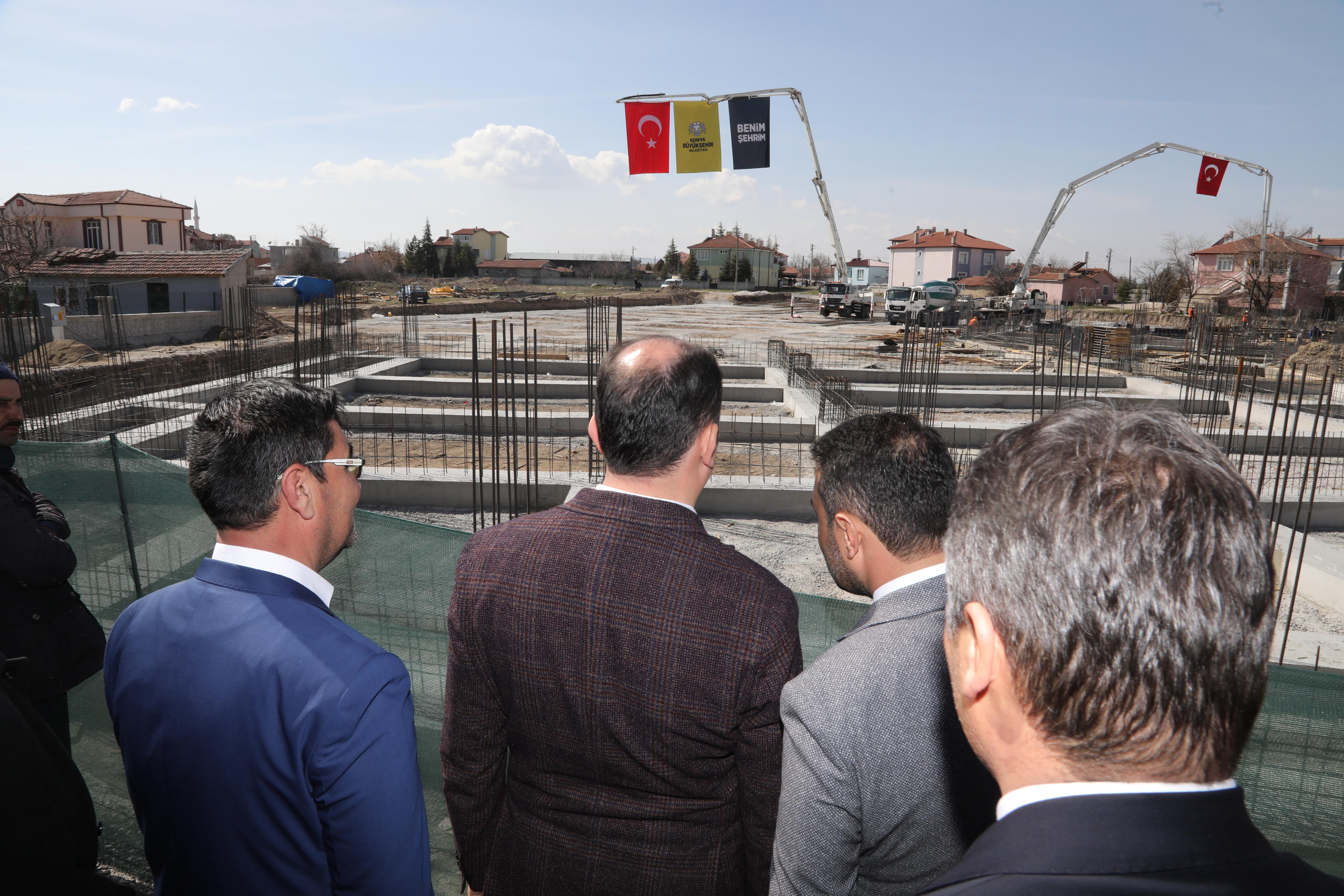 BAŞKAN ALTAY ÇELTİK’E KAZANDIRILACAK KAPALI PAZAR YERİ’NİN TEMELİNİ ATTI