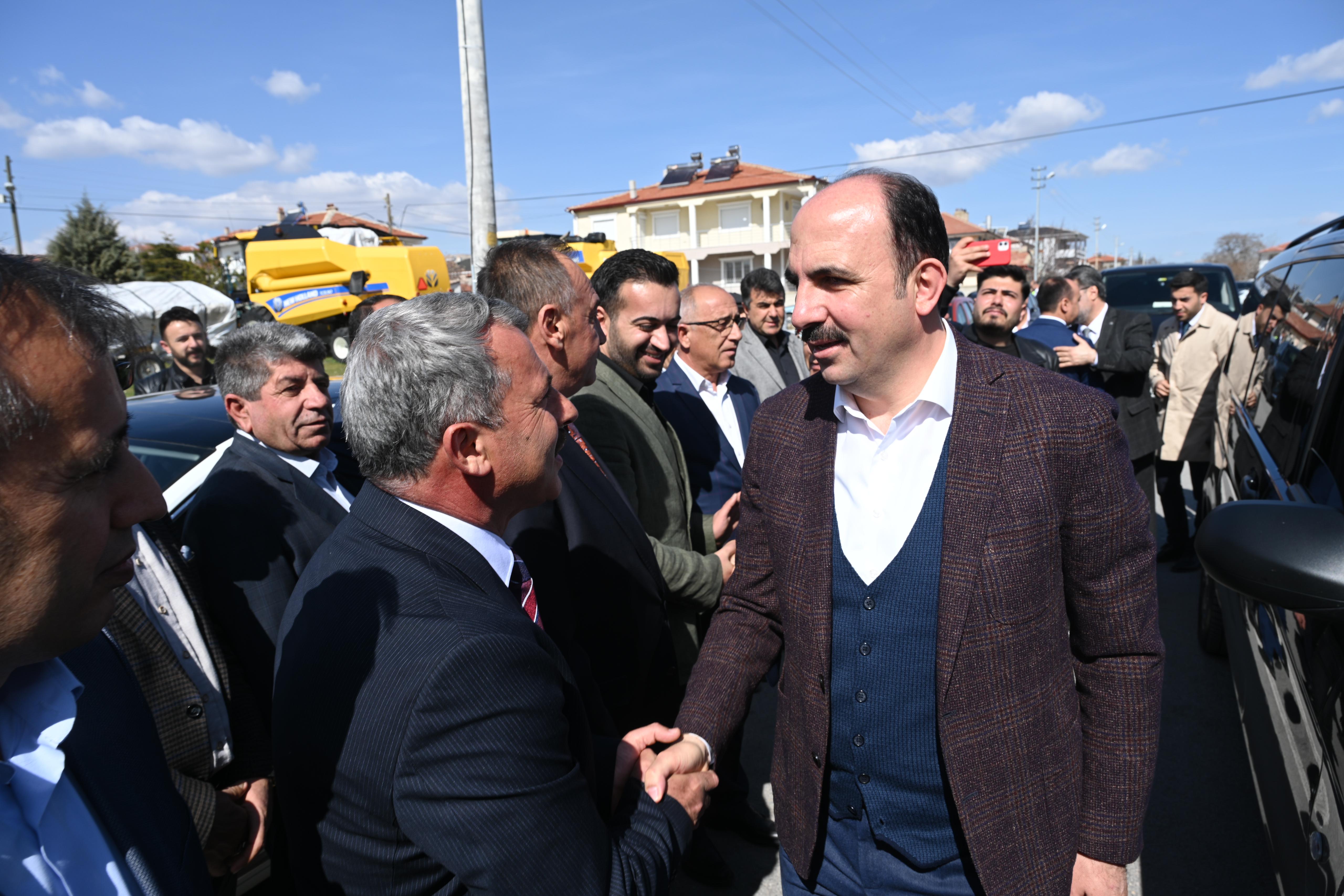 BAŞKAN ALTAY YUNAK VE TUZLUKÇU’DA VATANDAŞLARLA BULUŞTU; YUNAK İTFAİYE MERKEZİ’Nİ AÇTI