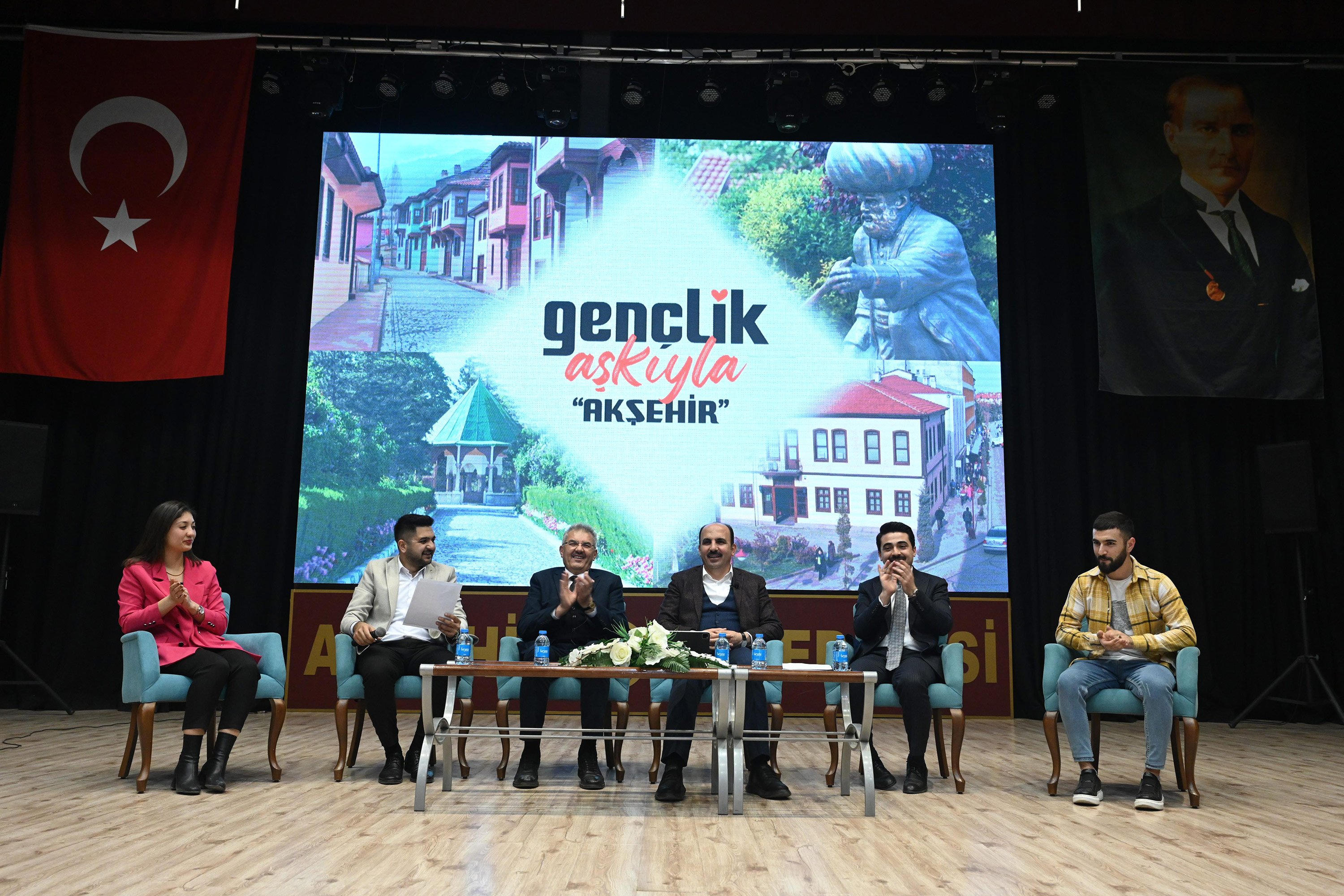 BAŞKAN ALTAY AKŞEHİR’DE ESNAFLA VE GENÇLERLE BULUŞTU