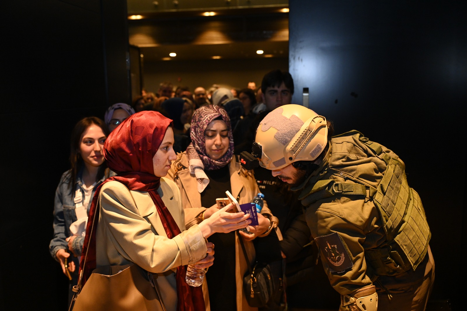 KONYA ŞEHİR TİYATROSU’NUN İSRAİL ZULMÜNE DİKKATİ ÇEKEN OYUNU KONYALILARDAN BÜYÜK BEĞENİ ALDI