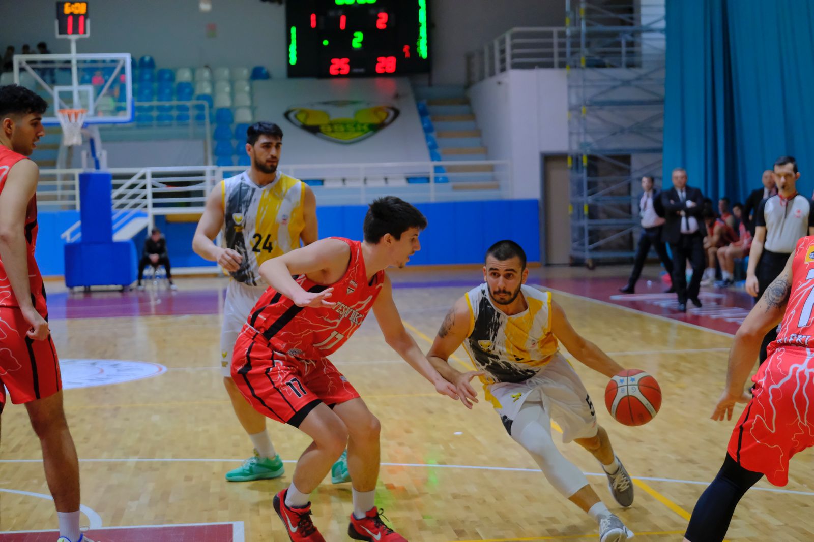 BASKETBOLDA KONYA BÜYÜKŞEHİR BELEDİYESPOR FIRTINASI