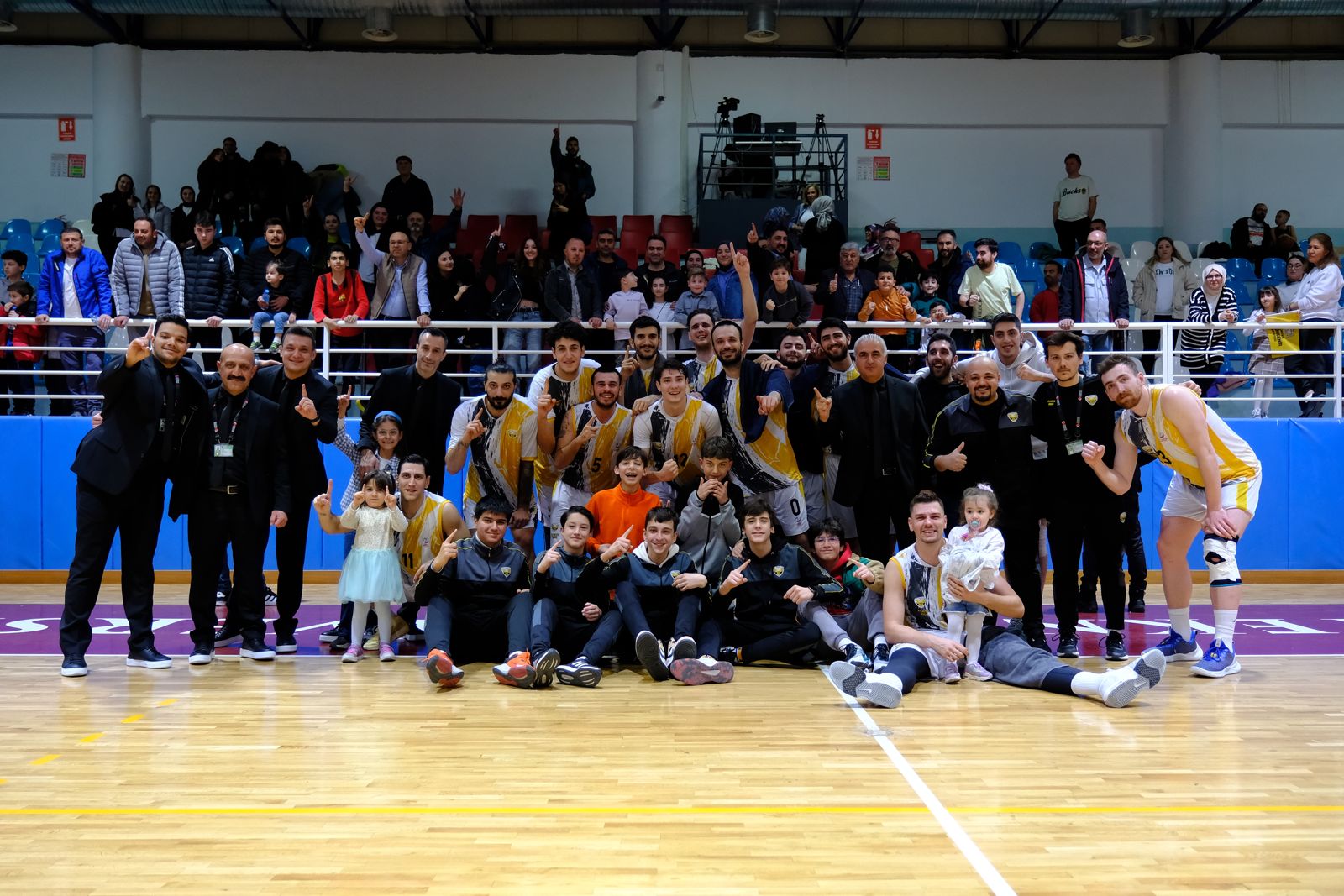 BASKETBOLDA KONYA BÜYÜKŞEHİR BELEDİYESPOR FIRTINASI