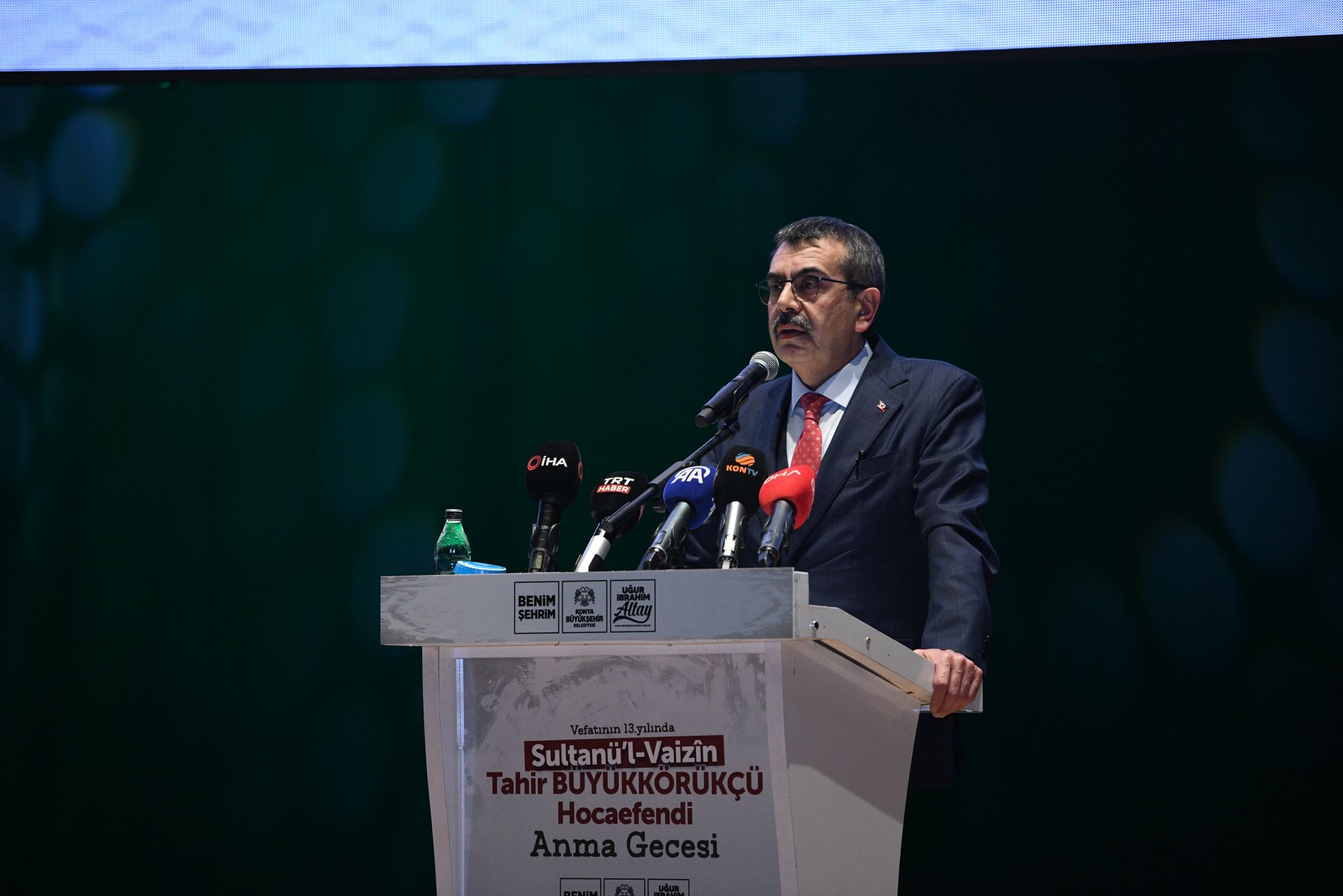 KONYA BÜYÜKŞEHİR’İN TAHİR BÜYÜKKÖRÜKÇÜ BELGESELİ GÖSTERİMİ VE ANMA GECESİ YOĞUN İLGİ GÖRDÜ